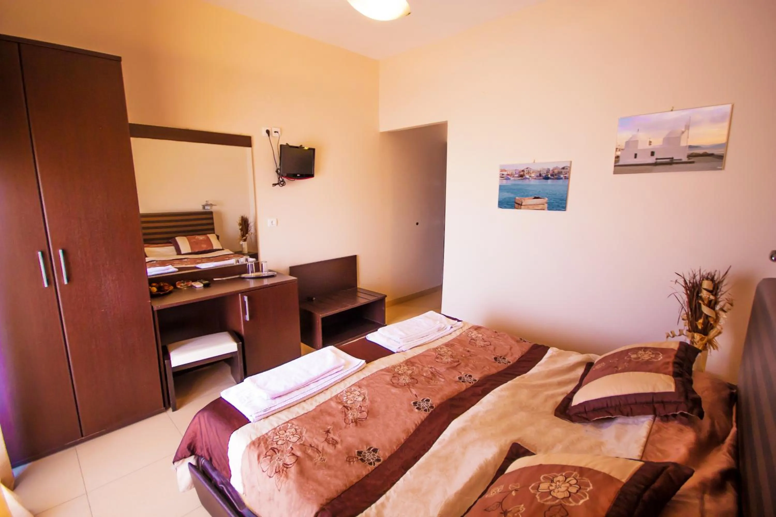 Bedroom, Bed in Plaza