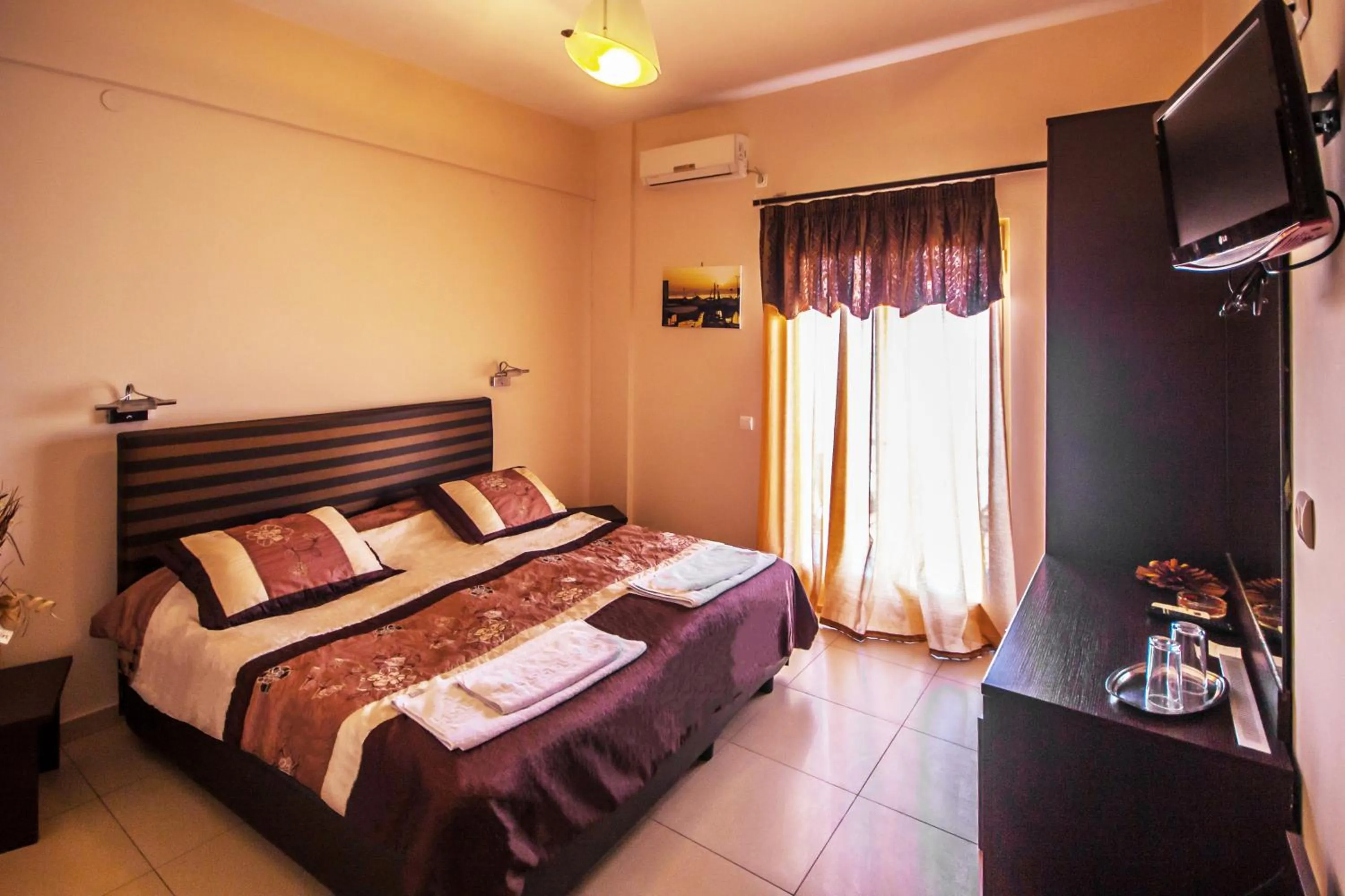 Bedroom, Bed in Plaza