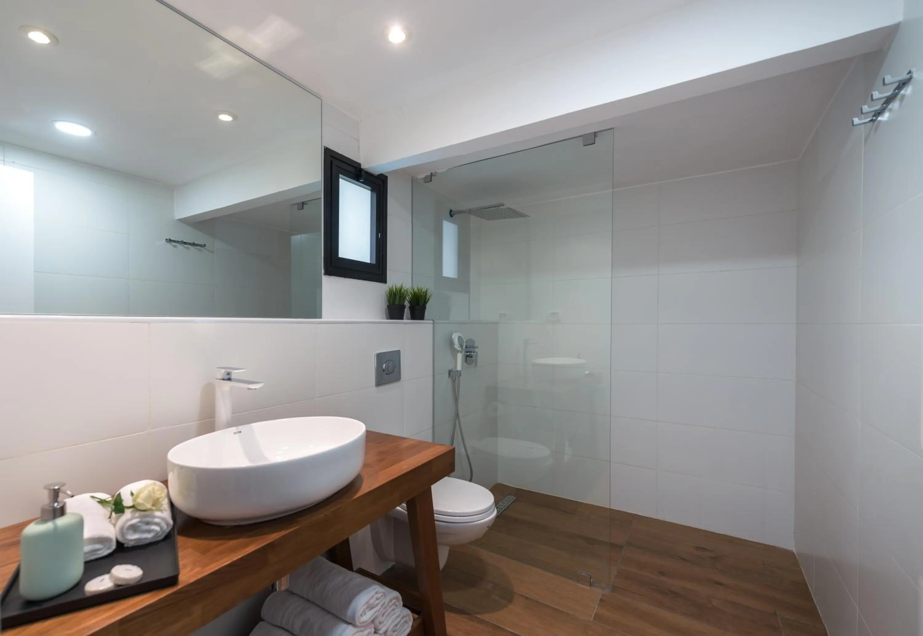 Bathroom in Erettz Dafna Travel Hotel