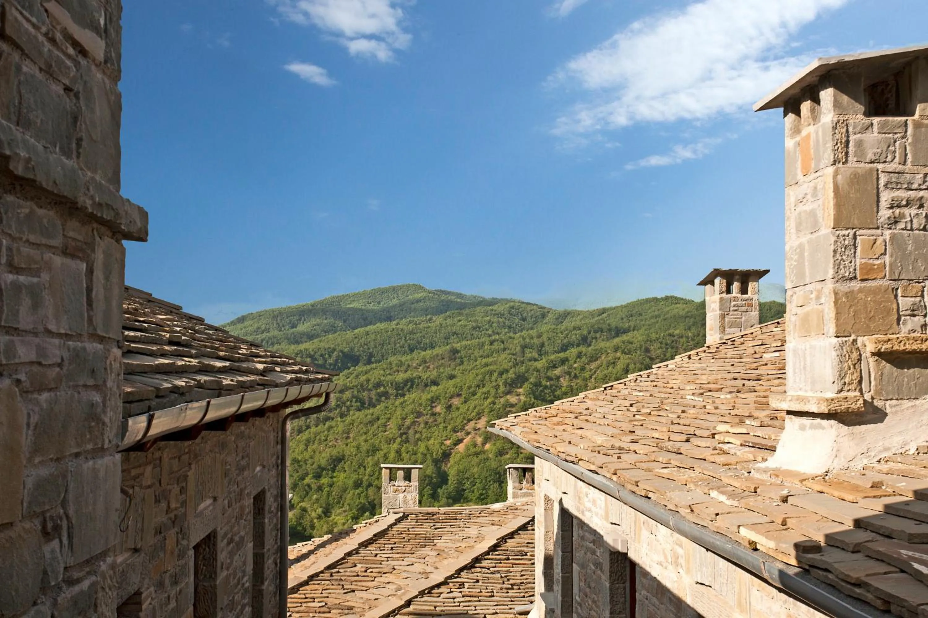 Facade/entrance in Kipi Suites