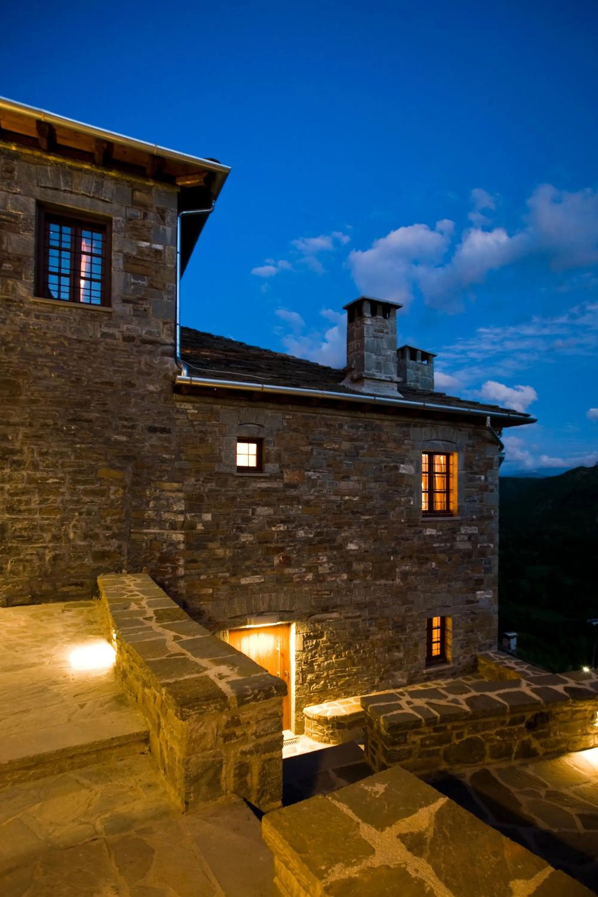 Facade/entrance in Kipi Suites