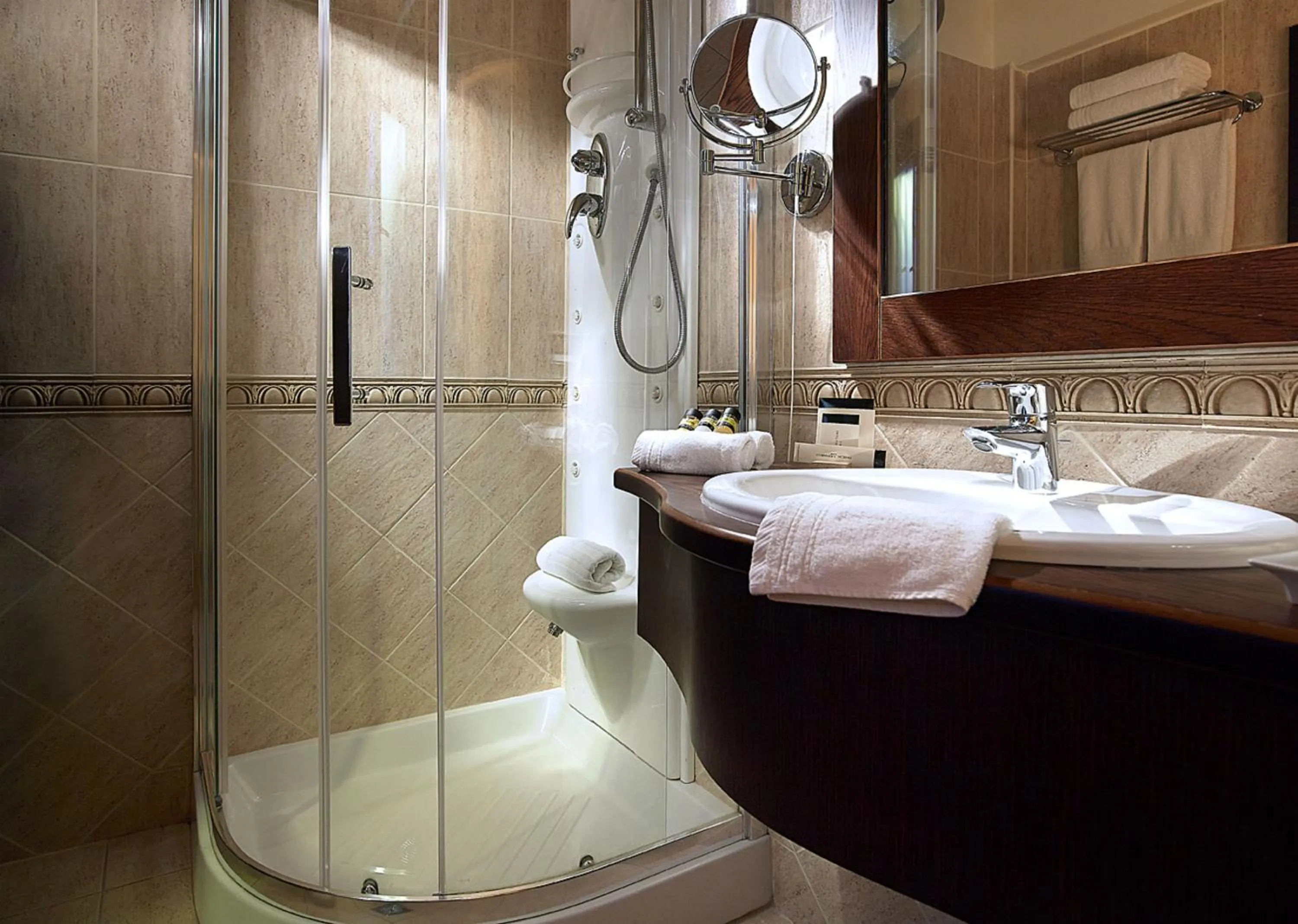 Shower in Stevalia Hotel & Spa