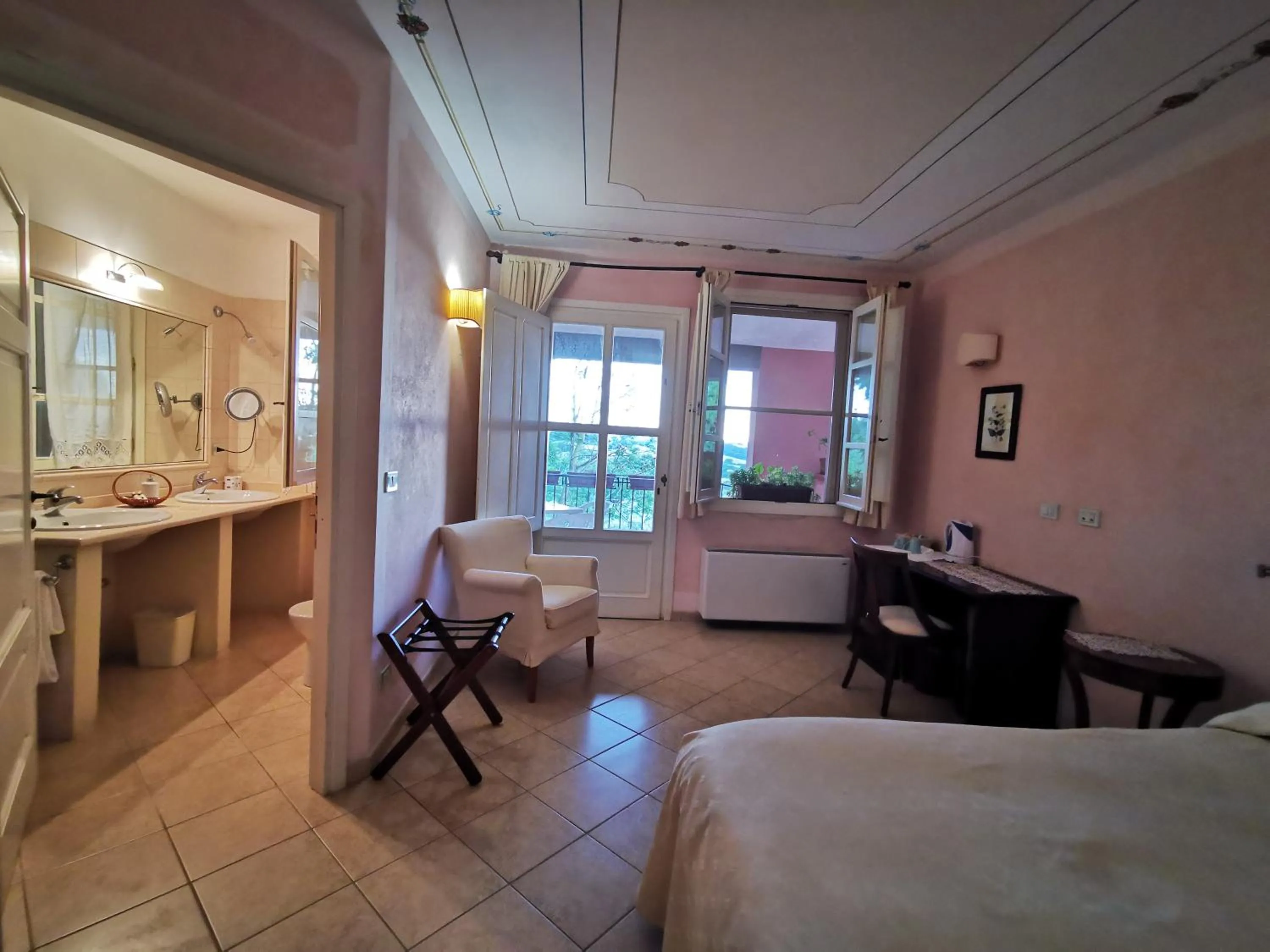 Photo of the whole room in Il Melograno Country House