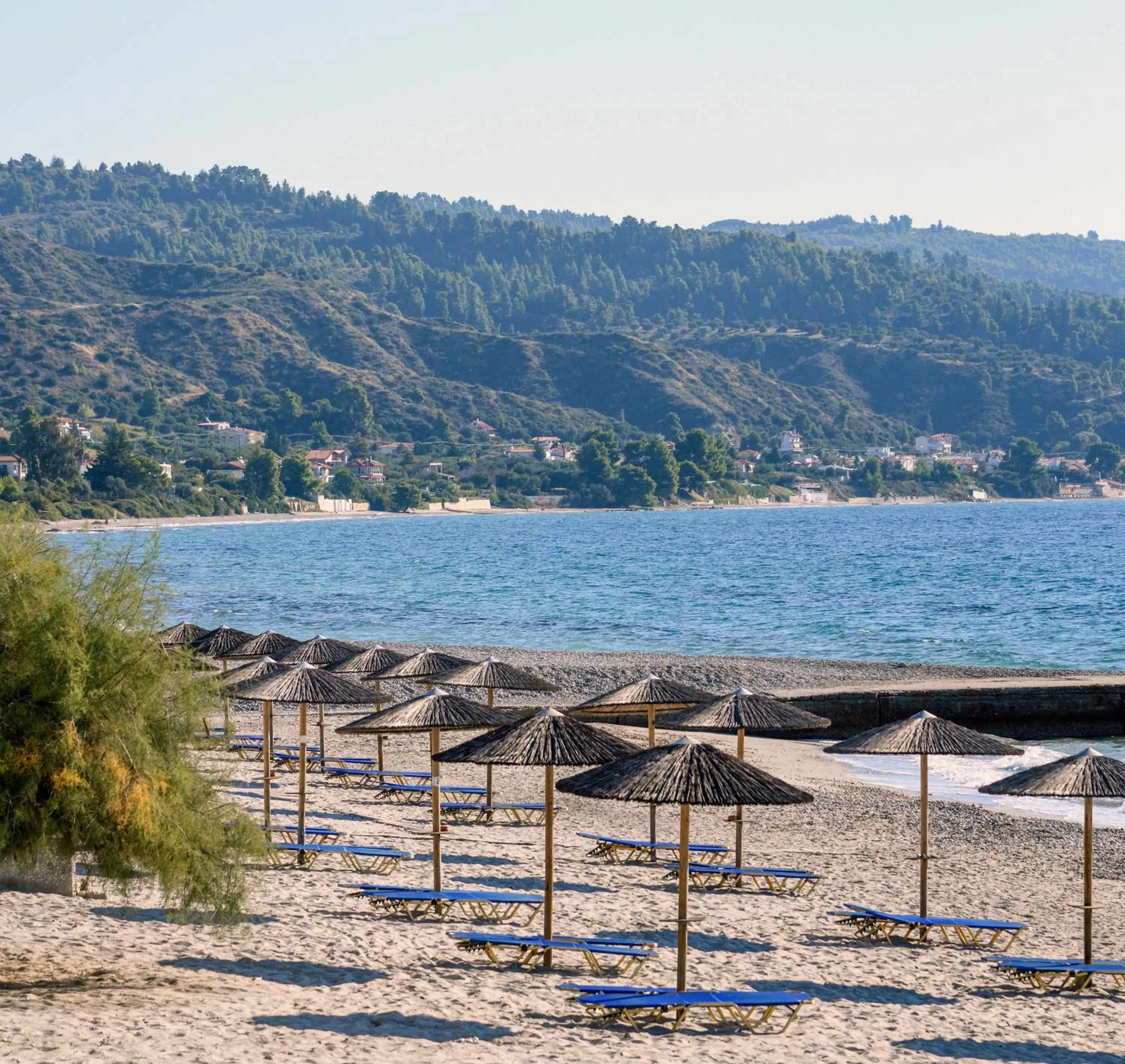 Beach in Mendi Hotel
