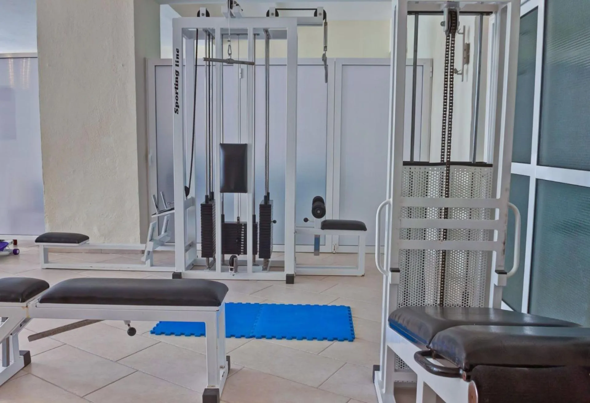Fitness centre/facilities in Mendi Hotel