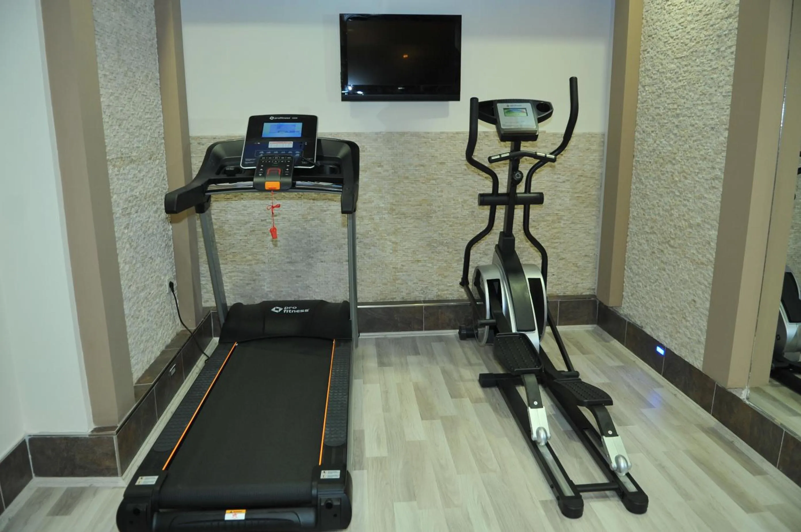 Fitness centre/facilities in Grand Okan Hotel