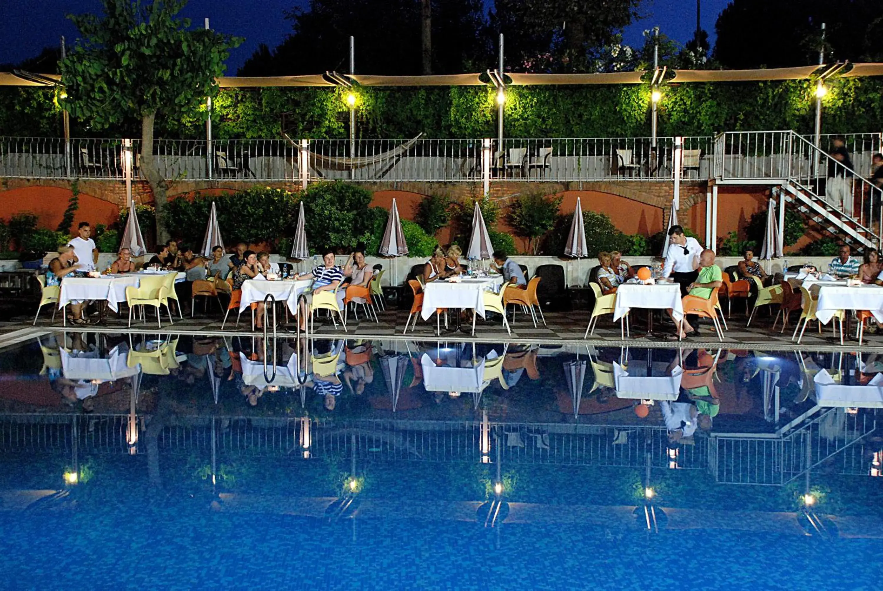 Restaurant/places to eat in Grand Okan Hotel Restaurant/places to eat in Grand Okan Hotel