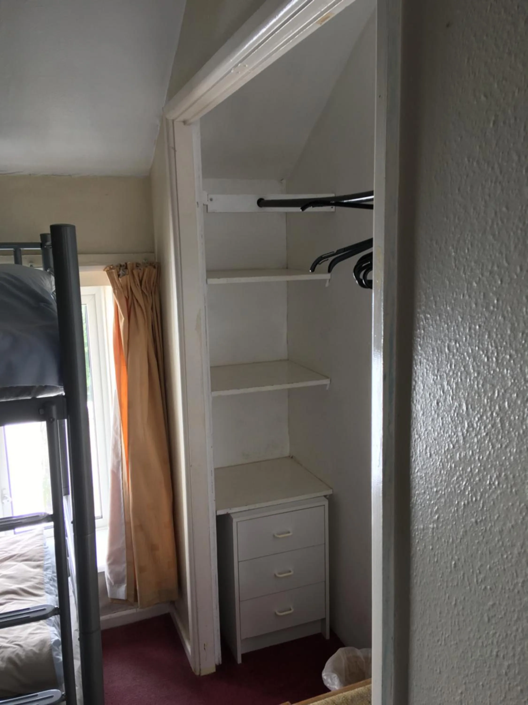 bunk bed in Pantyrathro International Hostel