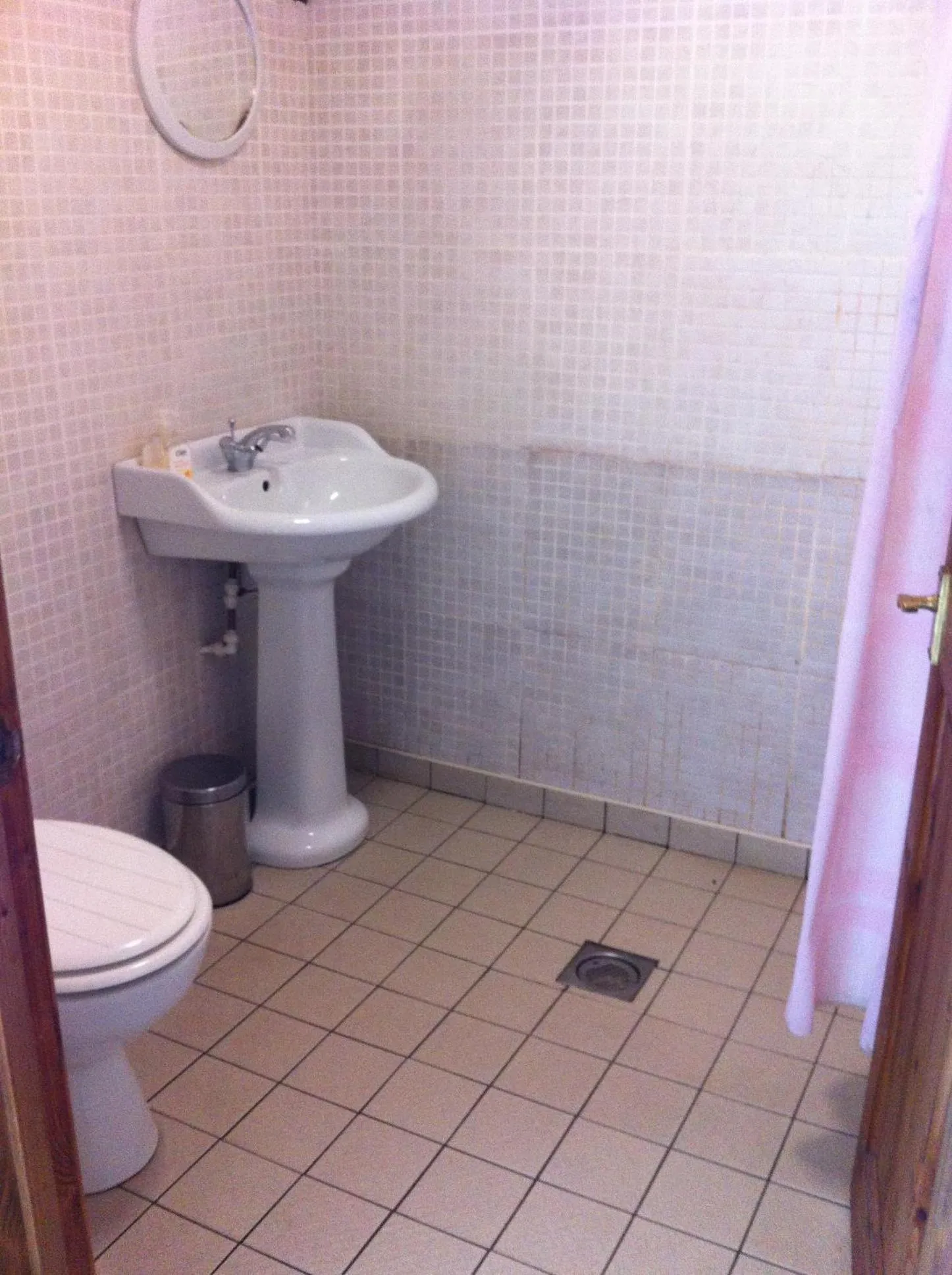 Bathroom in Pantyrathro International Hostel