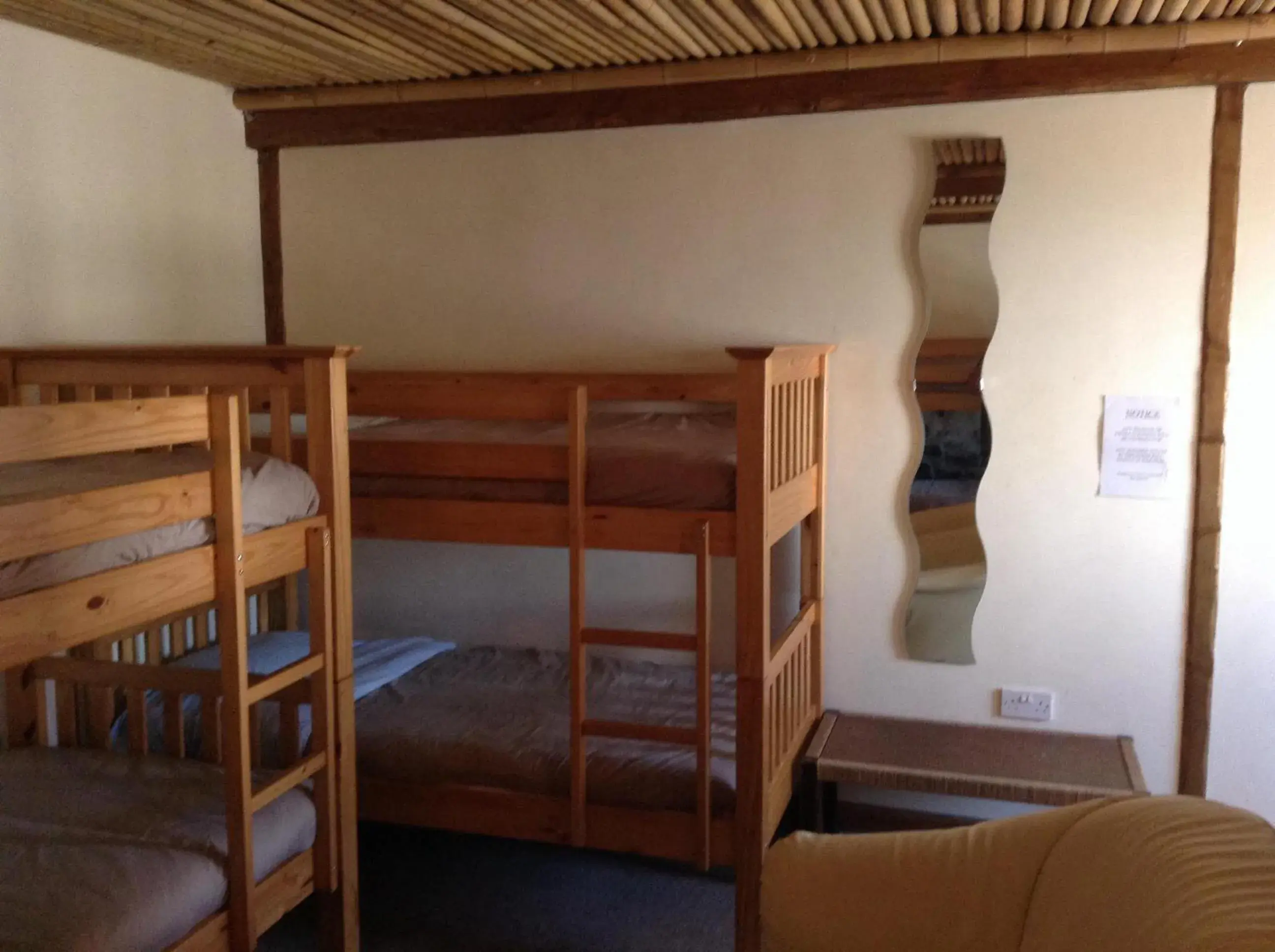 Mixed Dormitory Room in Pantyrathro International Hostel Mixed Dormitory Room in Pantyrathro International Hostel