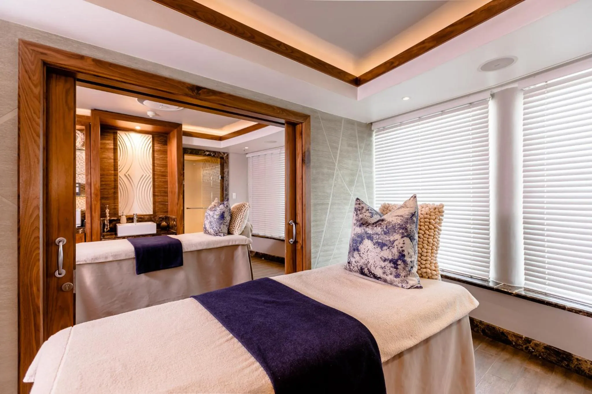 Spa and wellness centre/facilities, Bed in InterContinental Johannesburg OR Tambo Airport Hotel by IHG