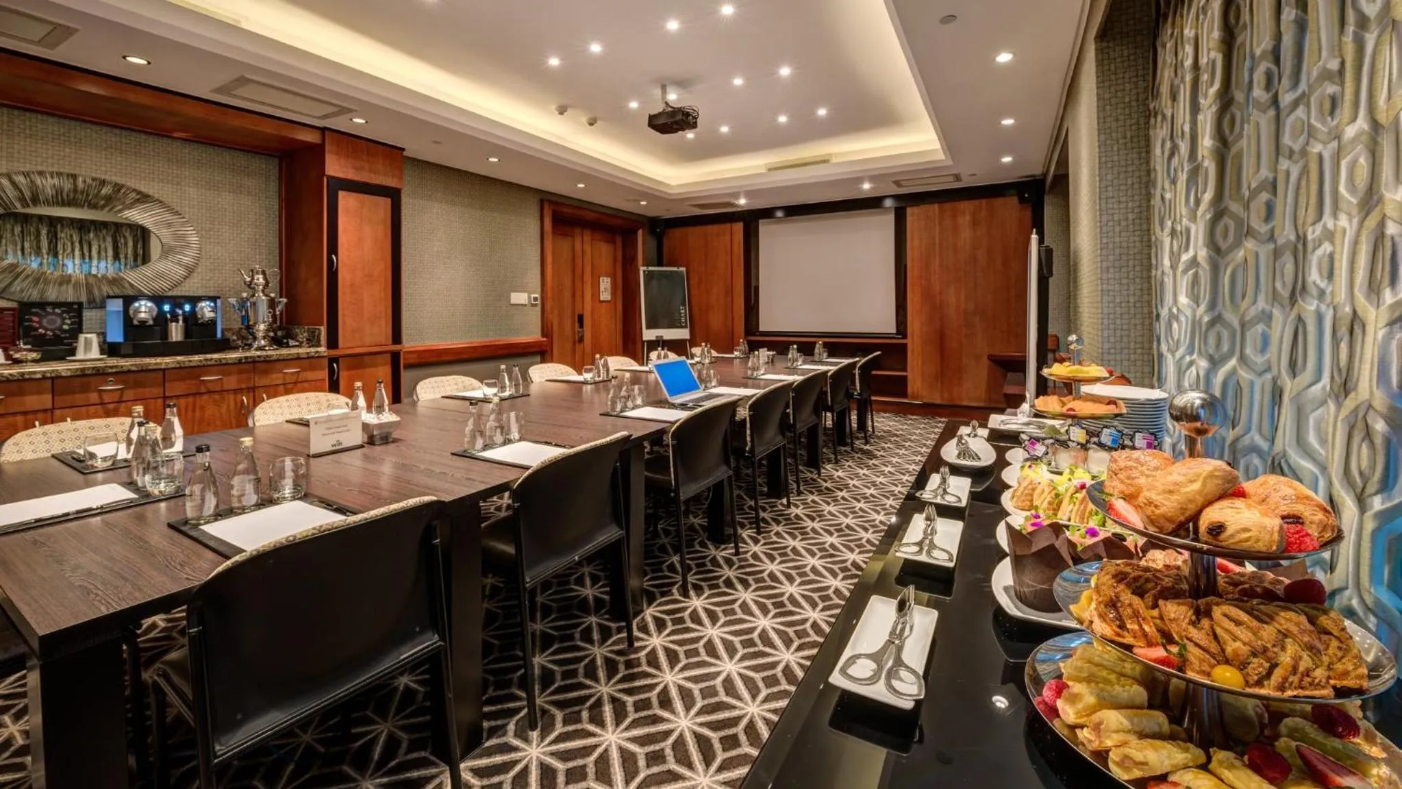 Meeting/conference room in InterContinental Johannesburg OR Tambo Airport Hotel by IHG