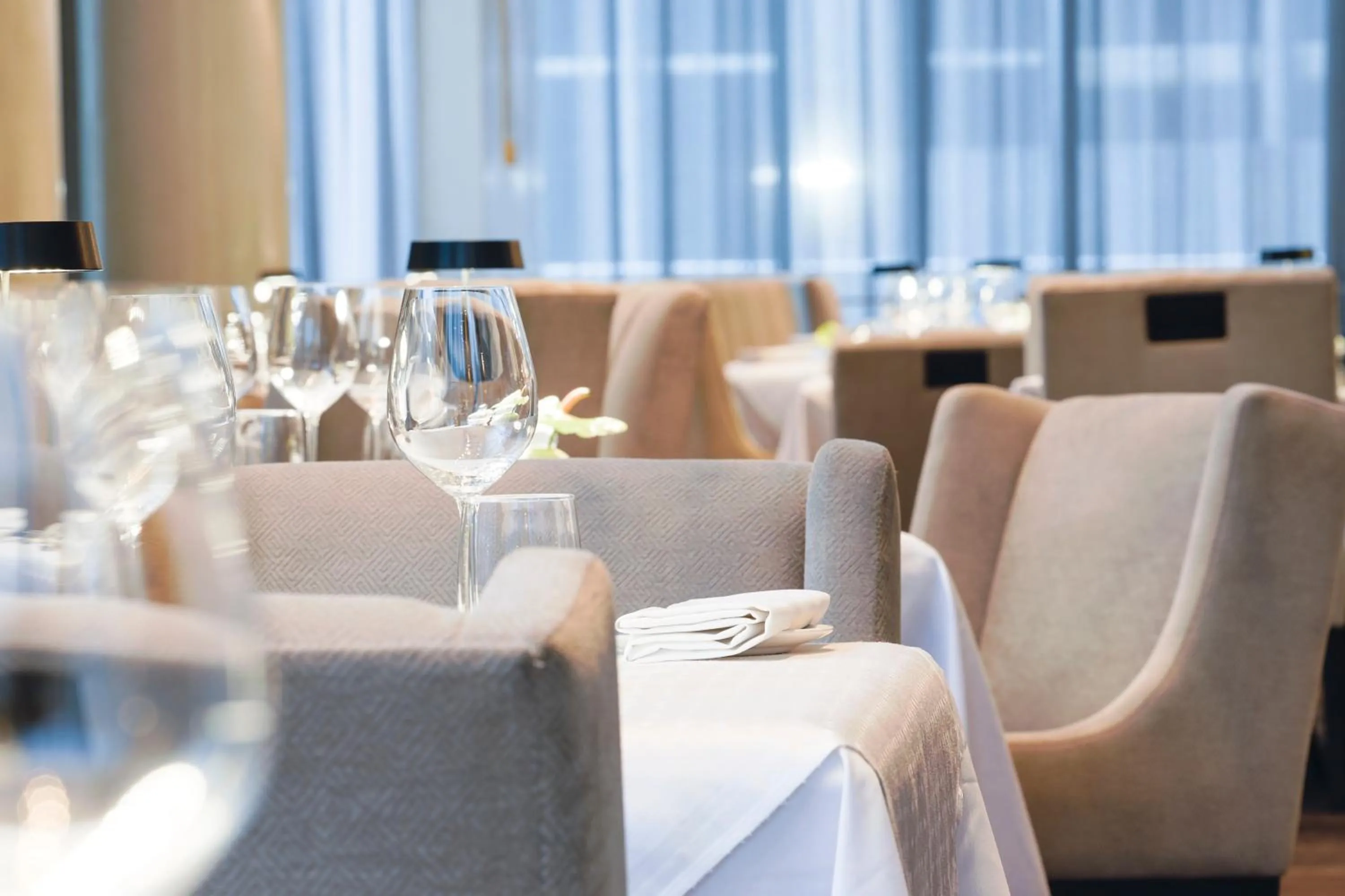 Restaurant/places to eat in InterContinental Johannesburg OR Tambo Airport Hotel by IHG