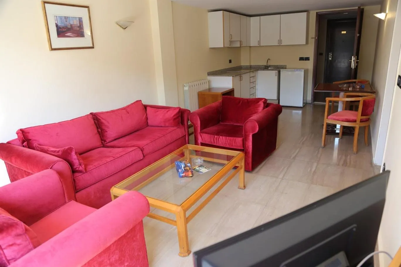 Living room in Charles Hotel