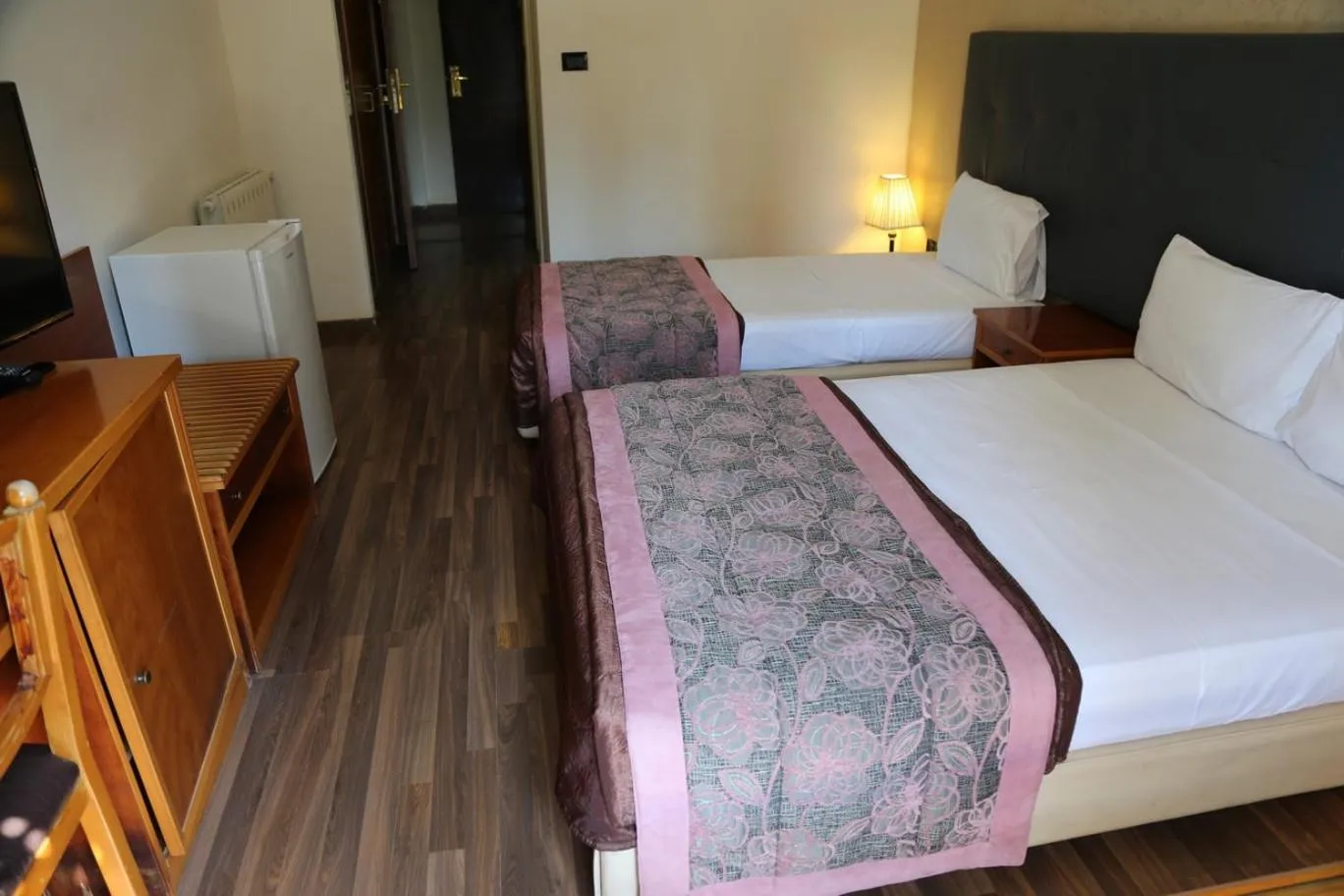 Photo of the whole room, Bed in Charles Hotel