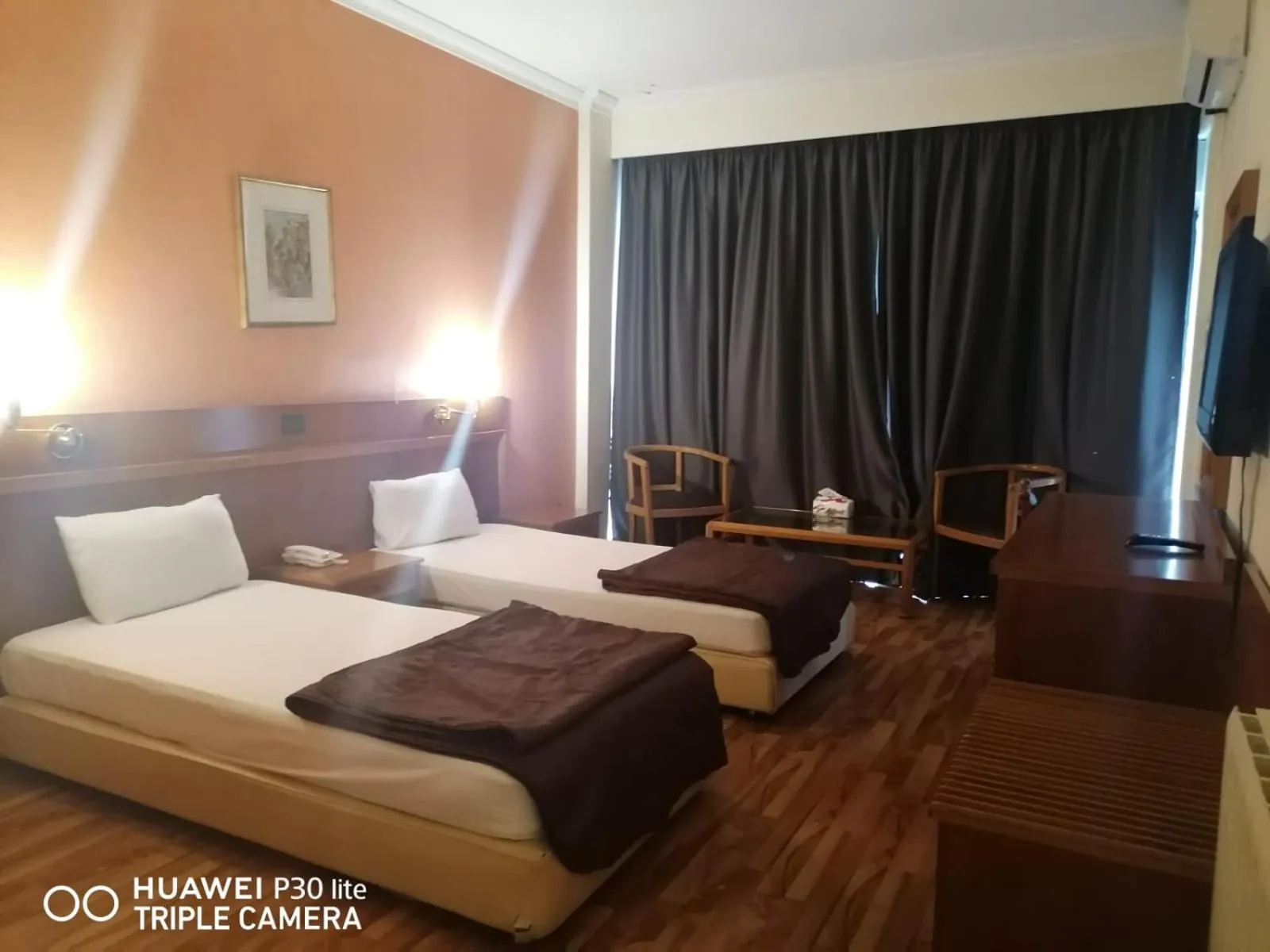 Photo of the whole room, Bed in Charles Hotel