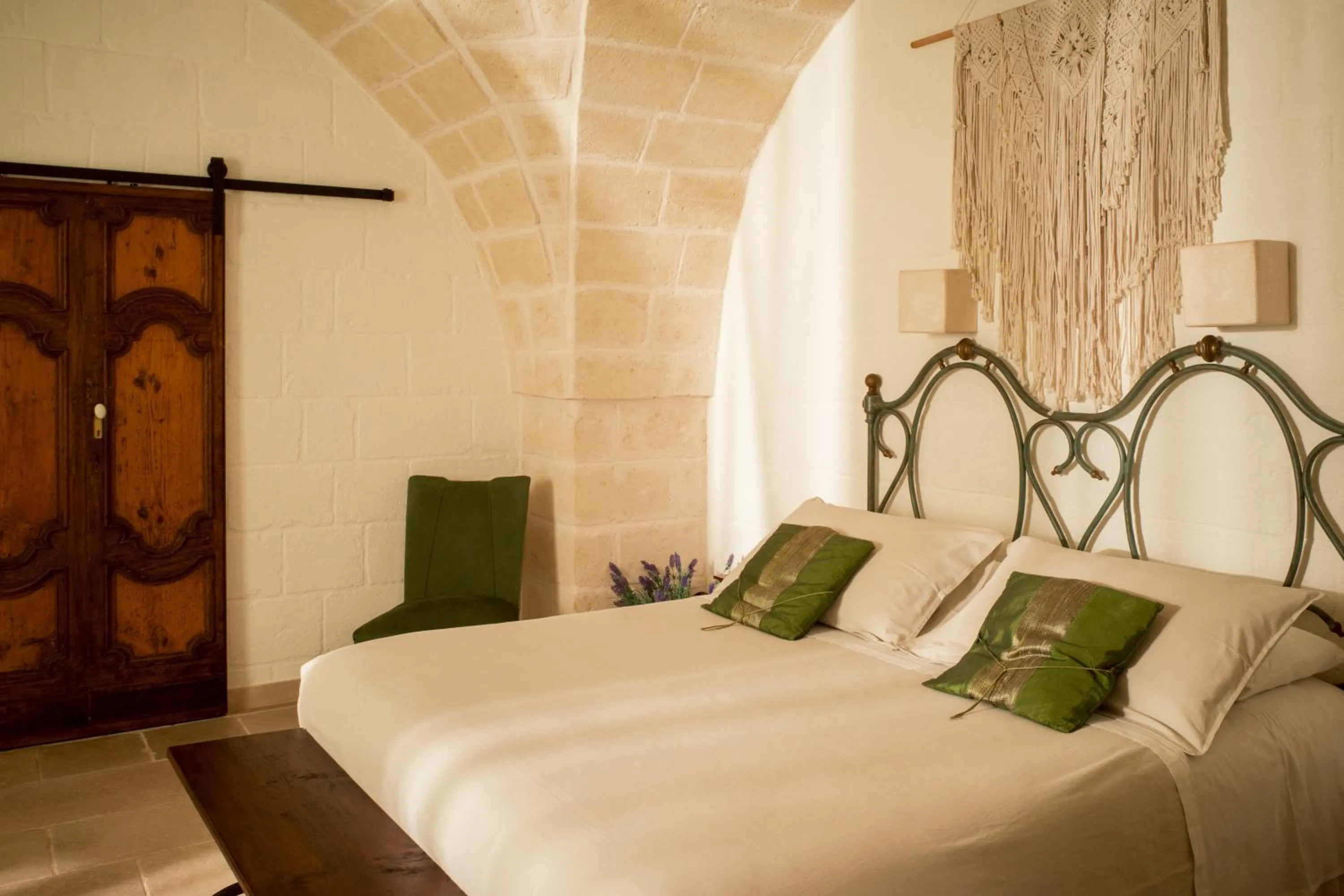 Bed in I Trulli del Tupparello