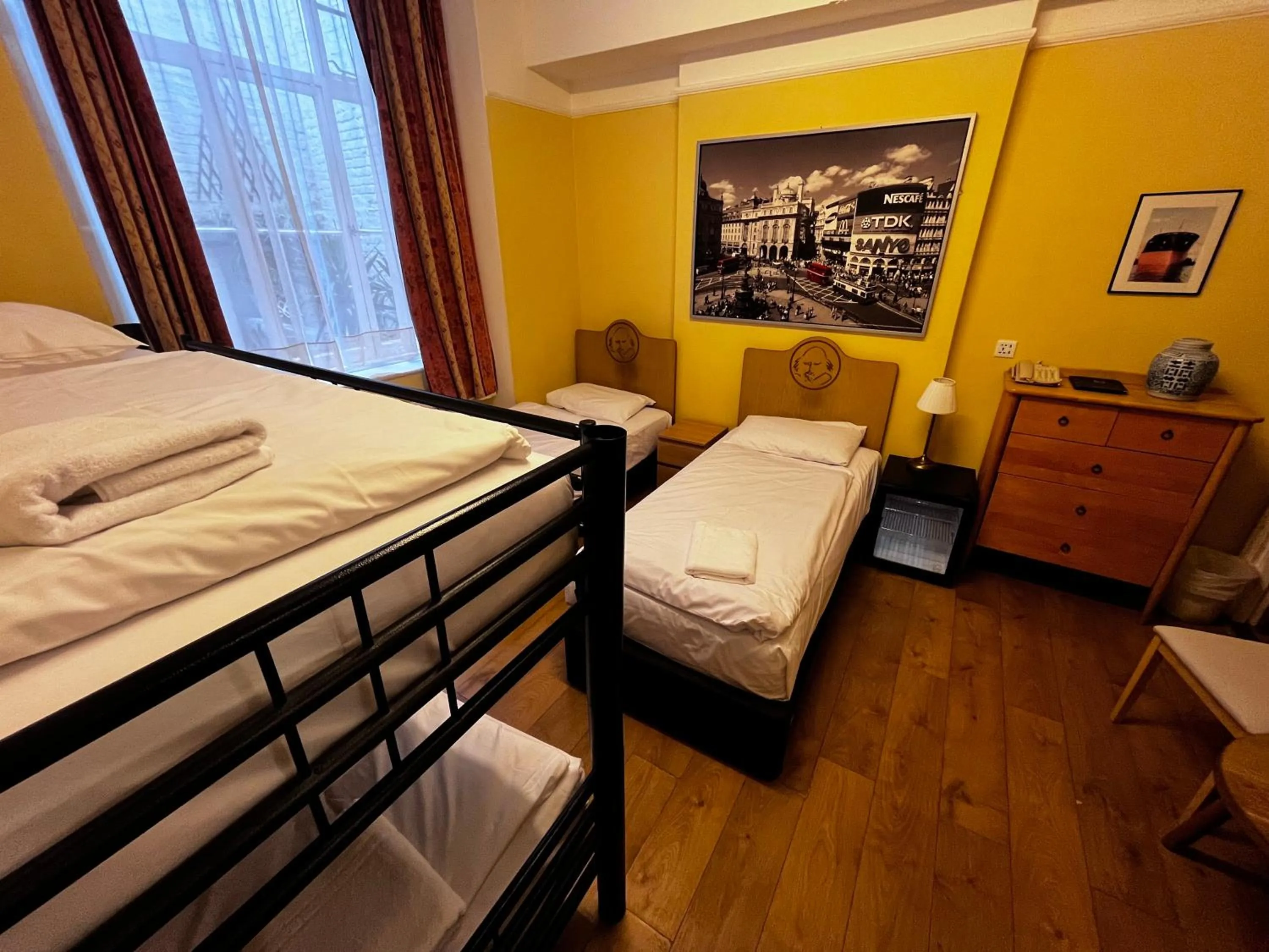 Bed in Shakespeare Hotel