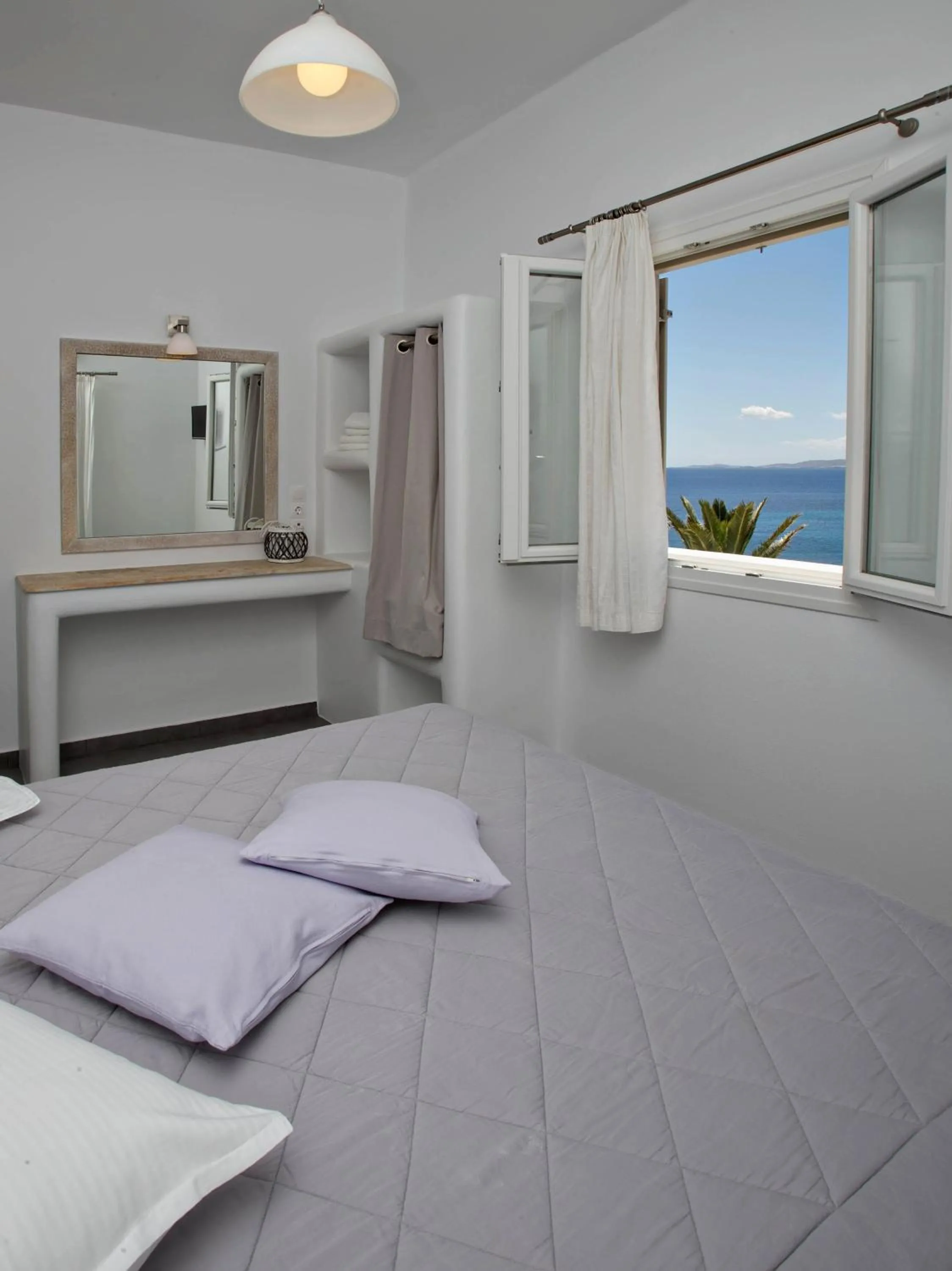 Porto Raphael Residences & Suites