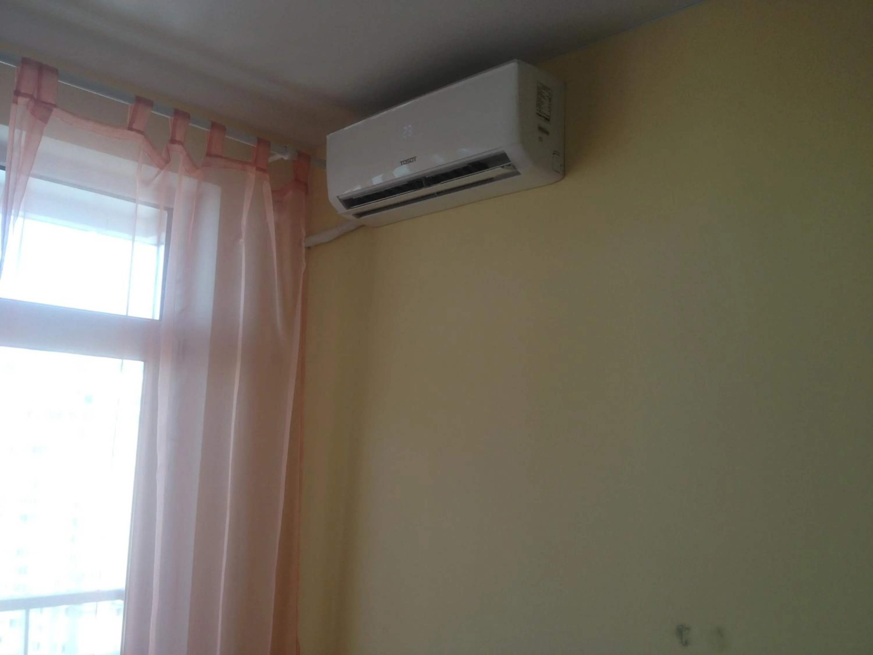 Orange Guest Rooms