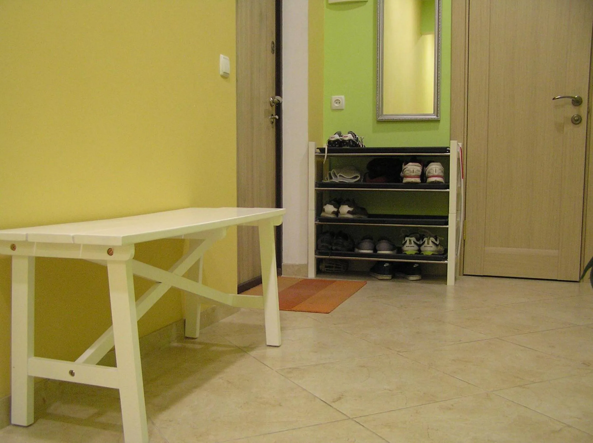 Orange Guest Rooms