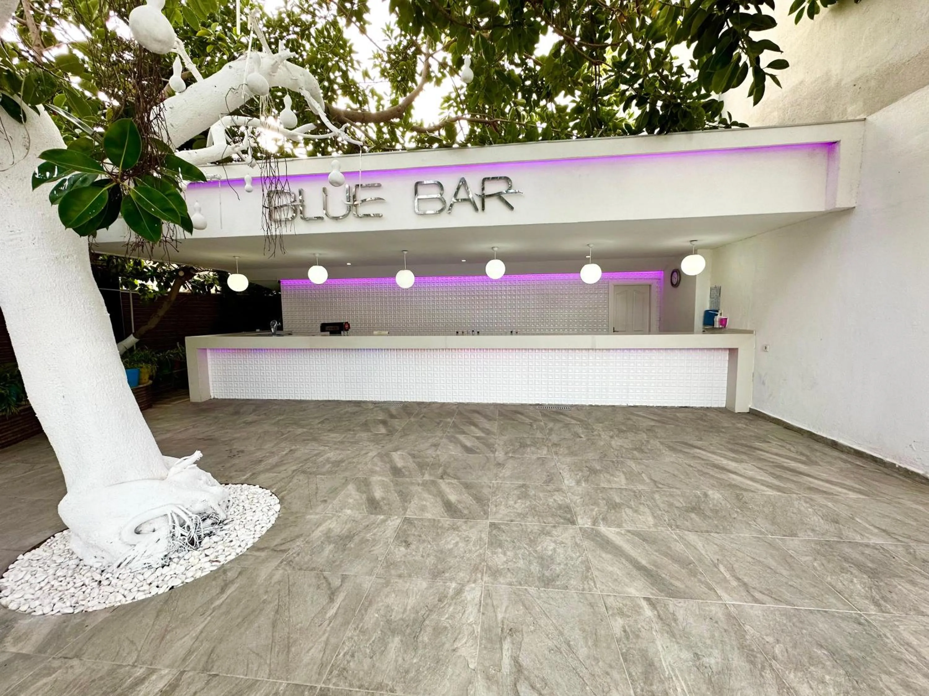Lounge or bar in Blue Wave Suite Hotel