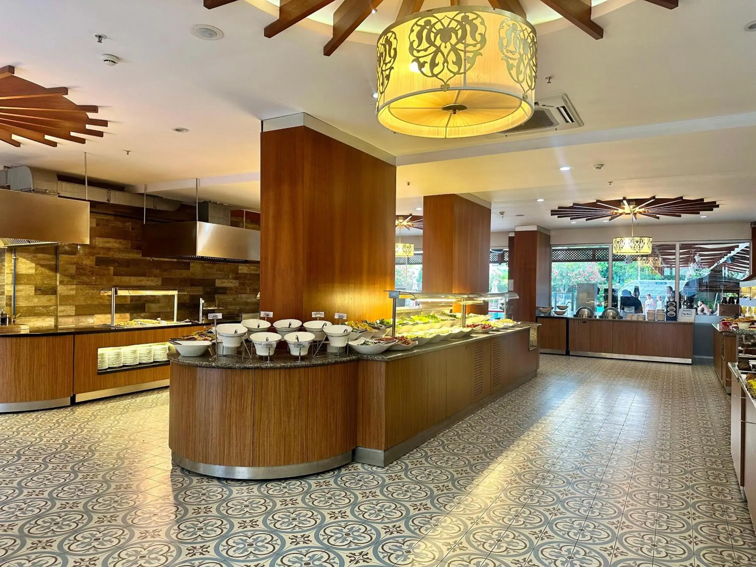 Restaurant/places to eat in Blue Wave Suite Hotel Restaurant/places to eat in Blue Wave Suite Hotel