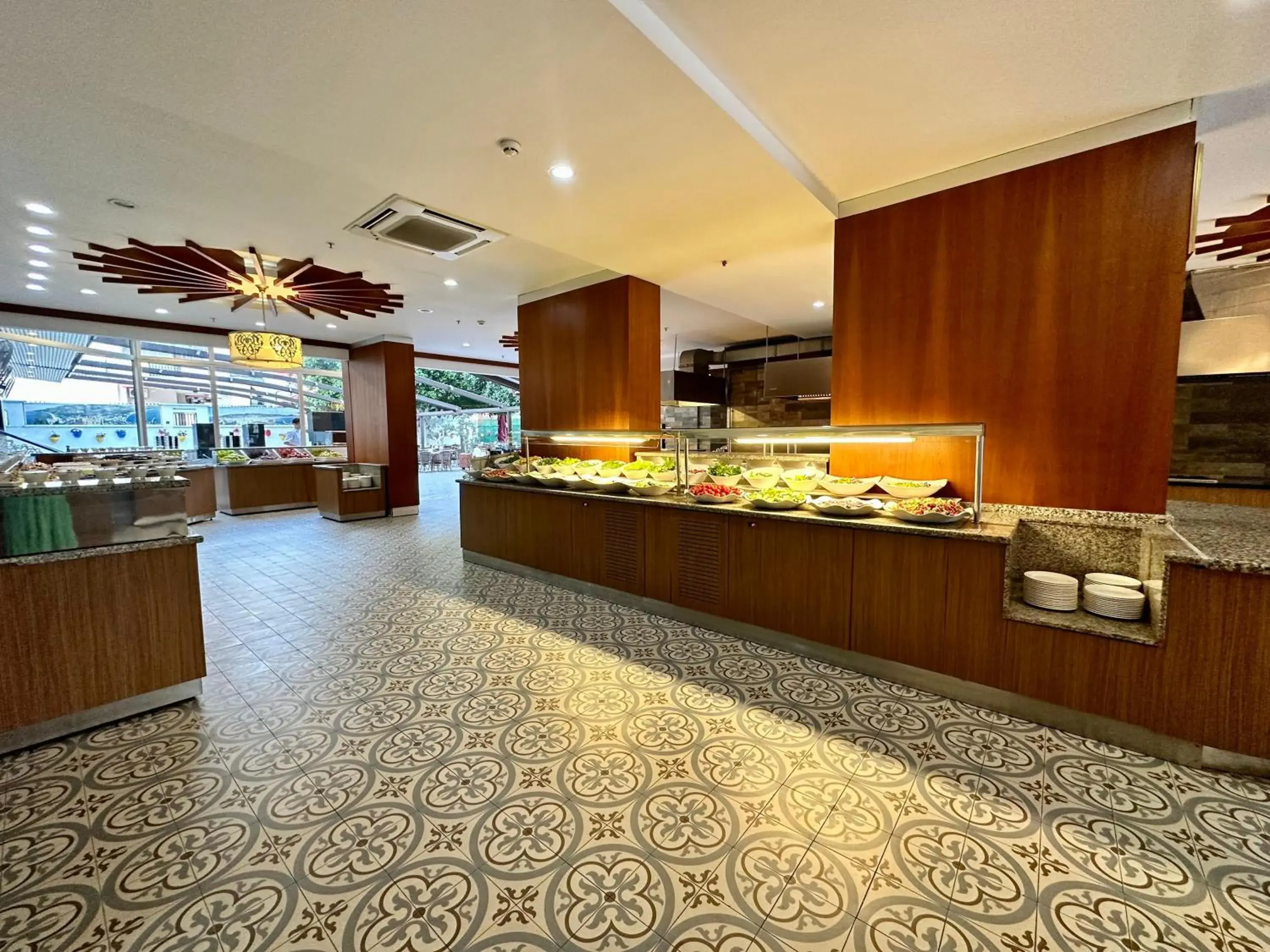 Restaurant/places to eat in Blue Wave Suite Hotel Restaurant/places to eat in Blue Wave Suite Hotel