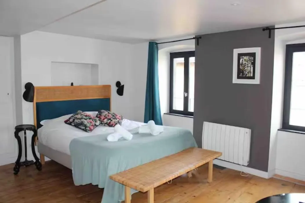 Photo of the whole room, Bed in La Tour Grégoire