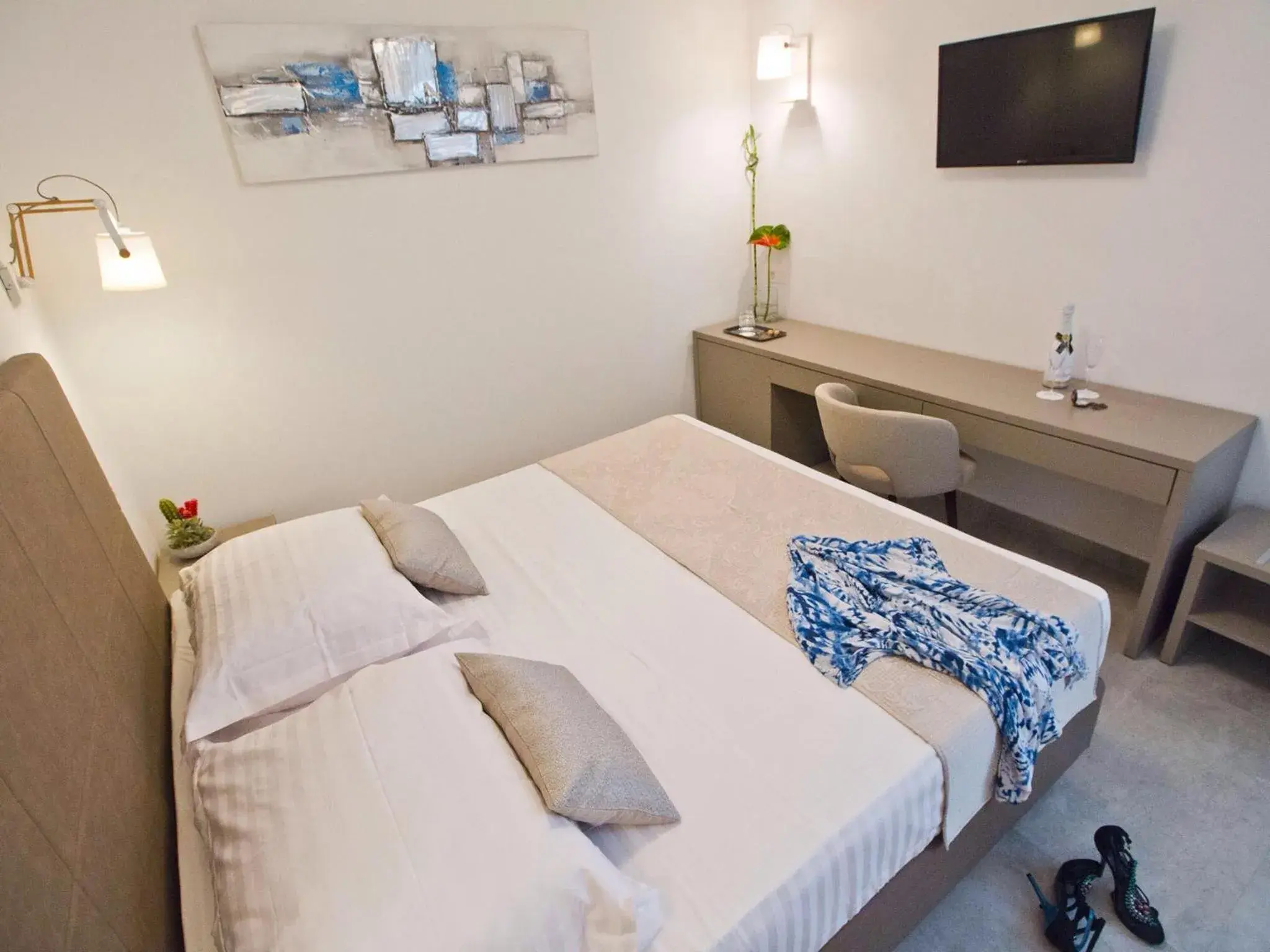 Standard Double Room with Pool View in Luxury Rooms Pino Standard Double Room with Pool View in Luxury Rooms Pino