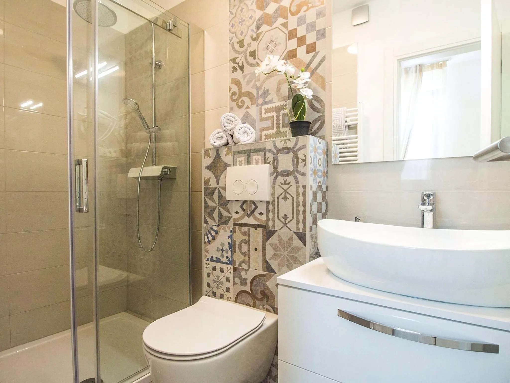 Shower in Luxury Rooms Pino