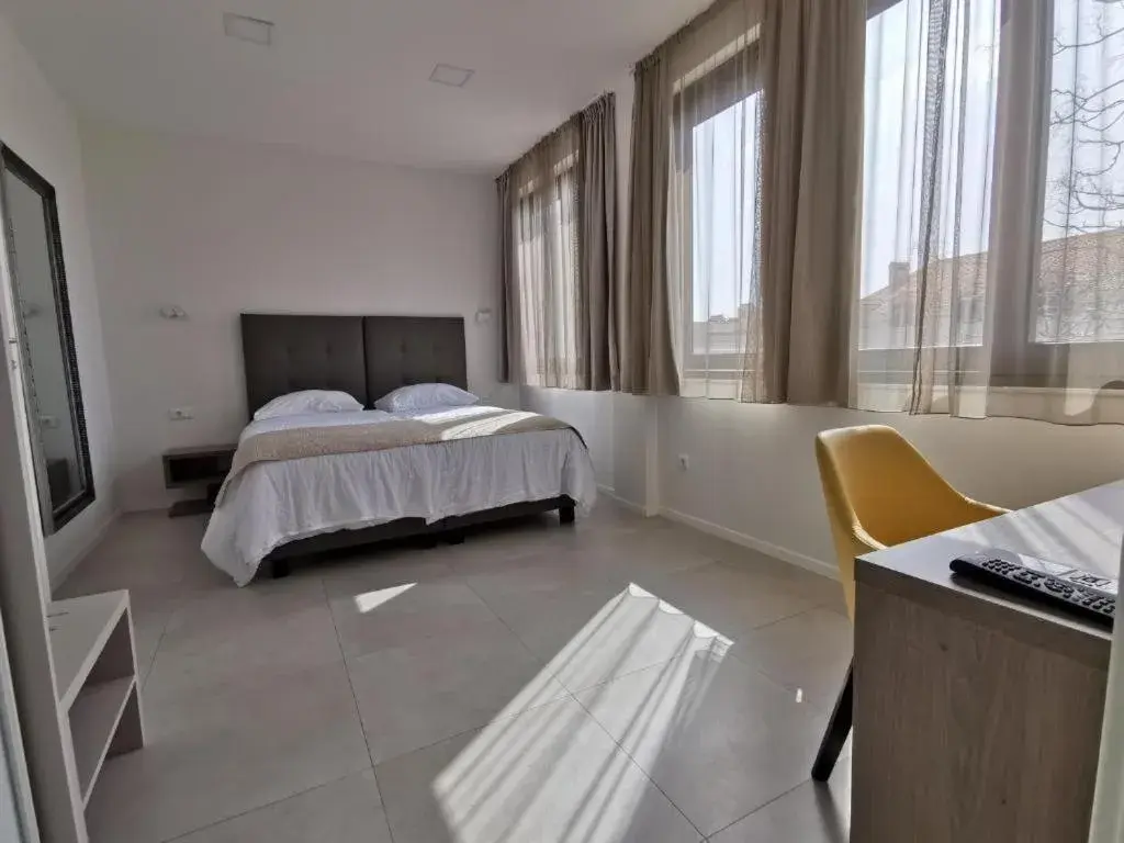 Deluxe Double or Twin Room in Luxury Rooms Pino Deluxe Double or Twin Room in Luxury Rooms Pino