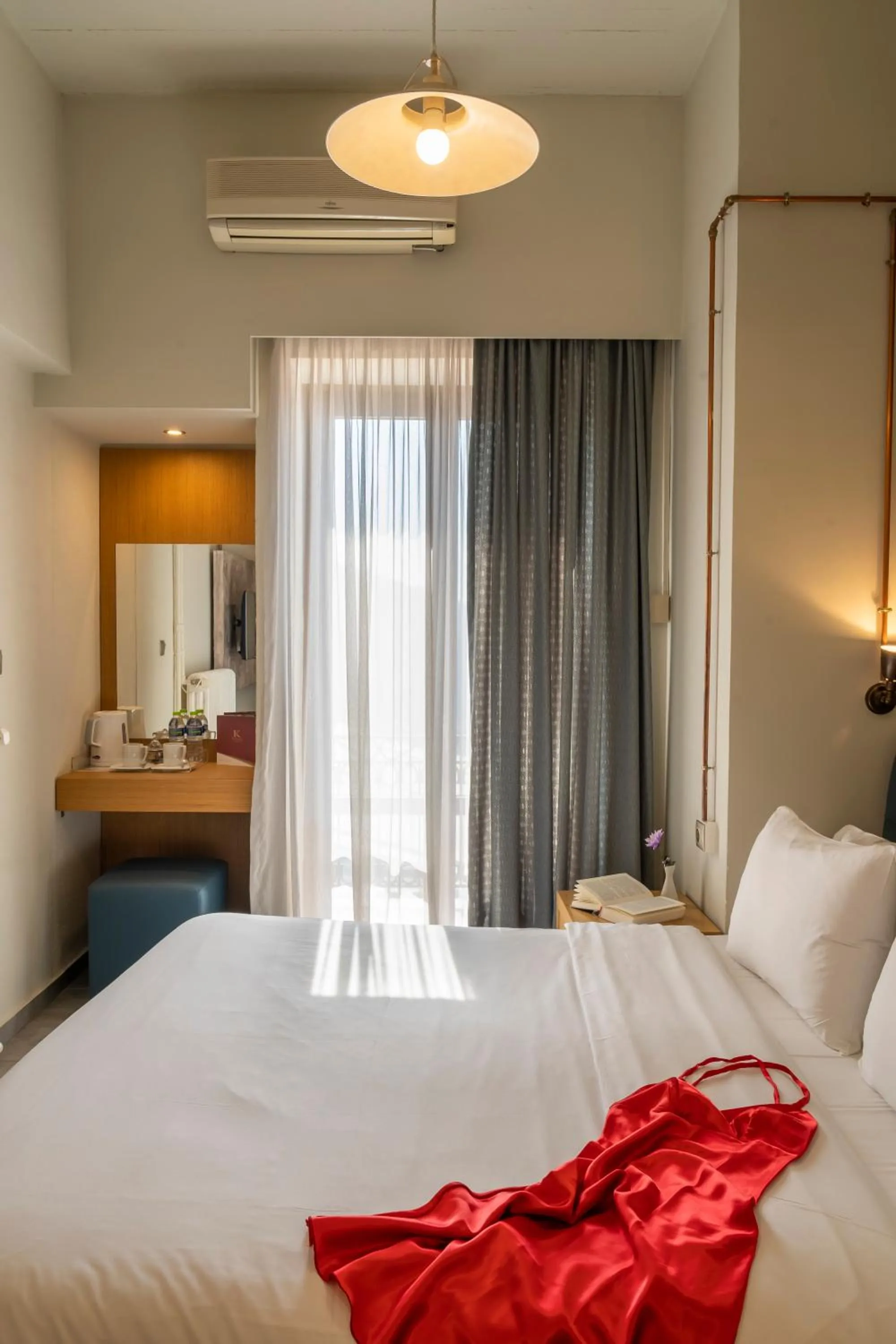 Photo of the whole room, Bed in Kastalia Boutique Hotel