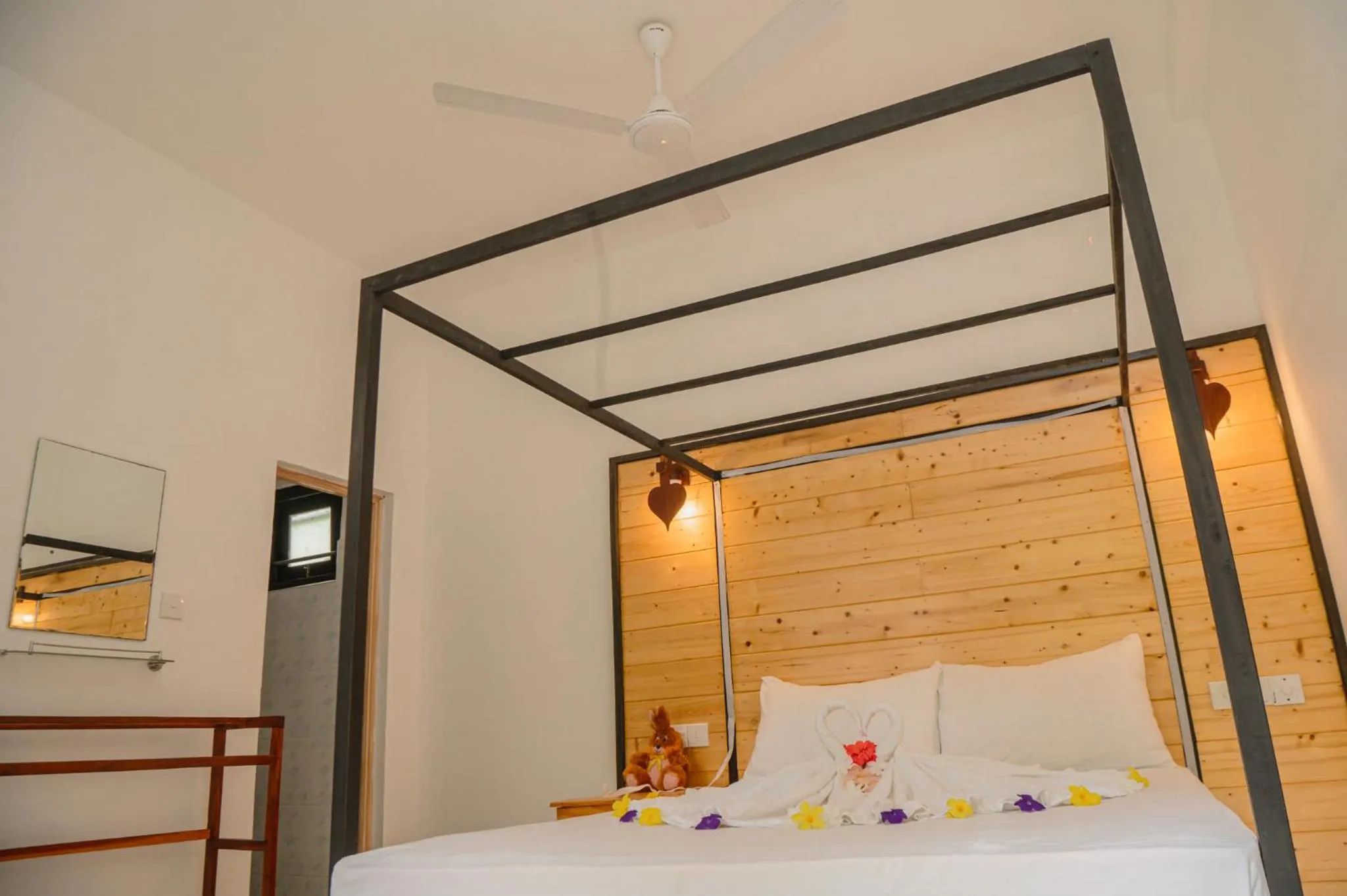 Bed in Rekawa Turtle Gate Hotel