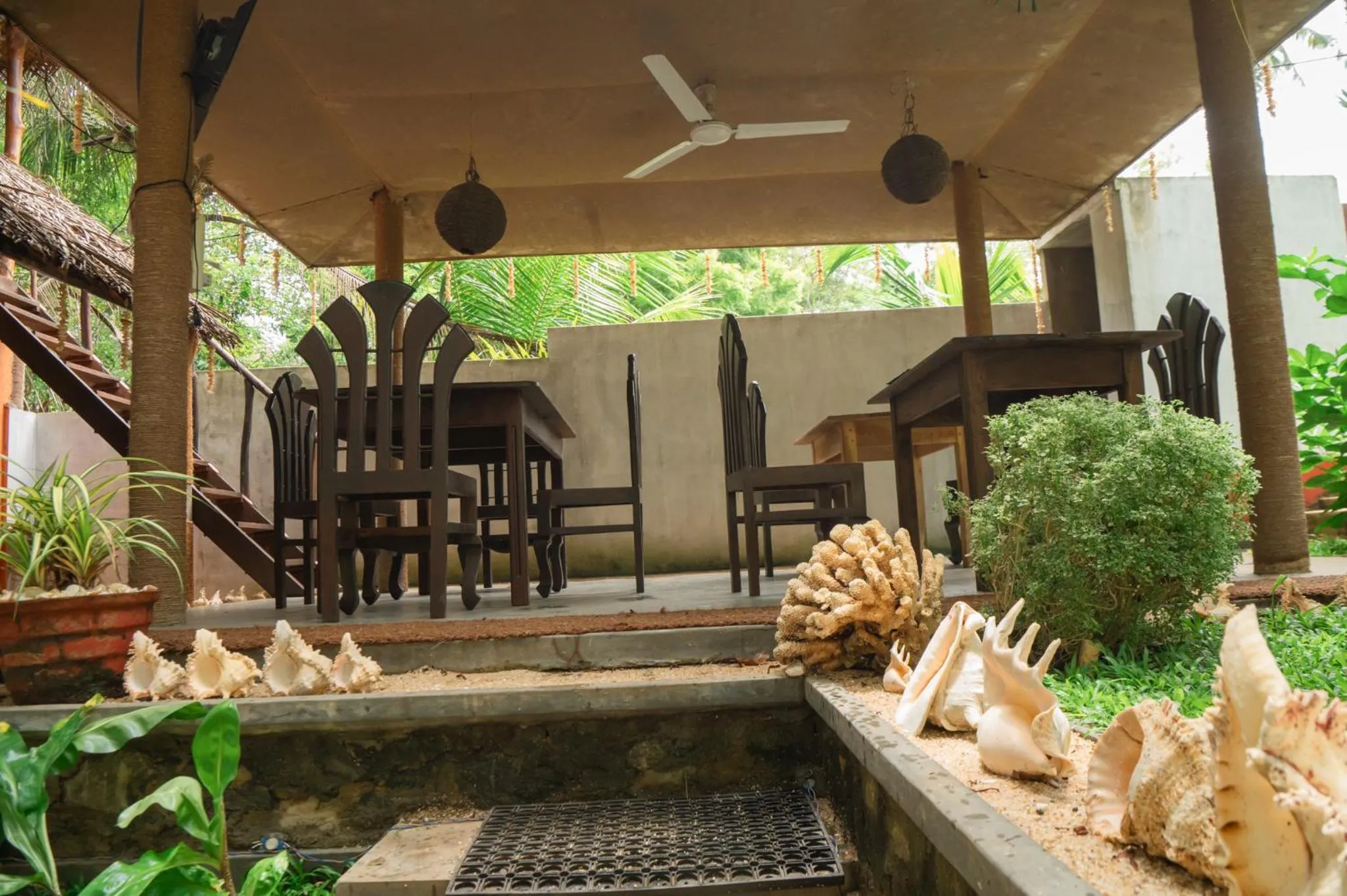 Restaurant/places to eat in Rekawa Turtle Gate Hotel