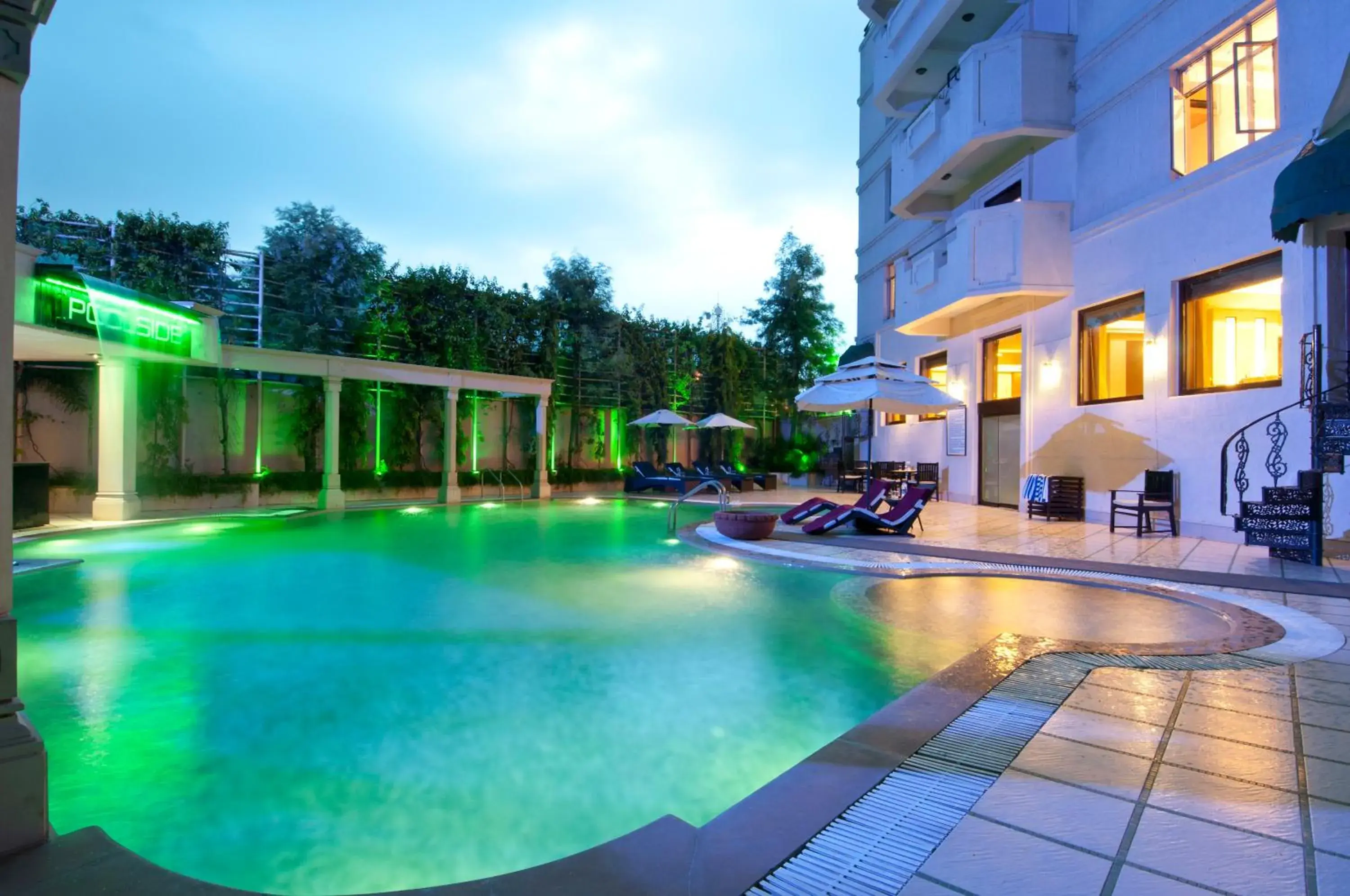 Swimming pool in Howard Plaza The Fern, Agra Swimming pool in Howard Plaza The Fern, Agra