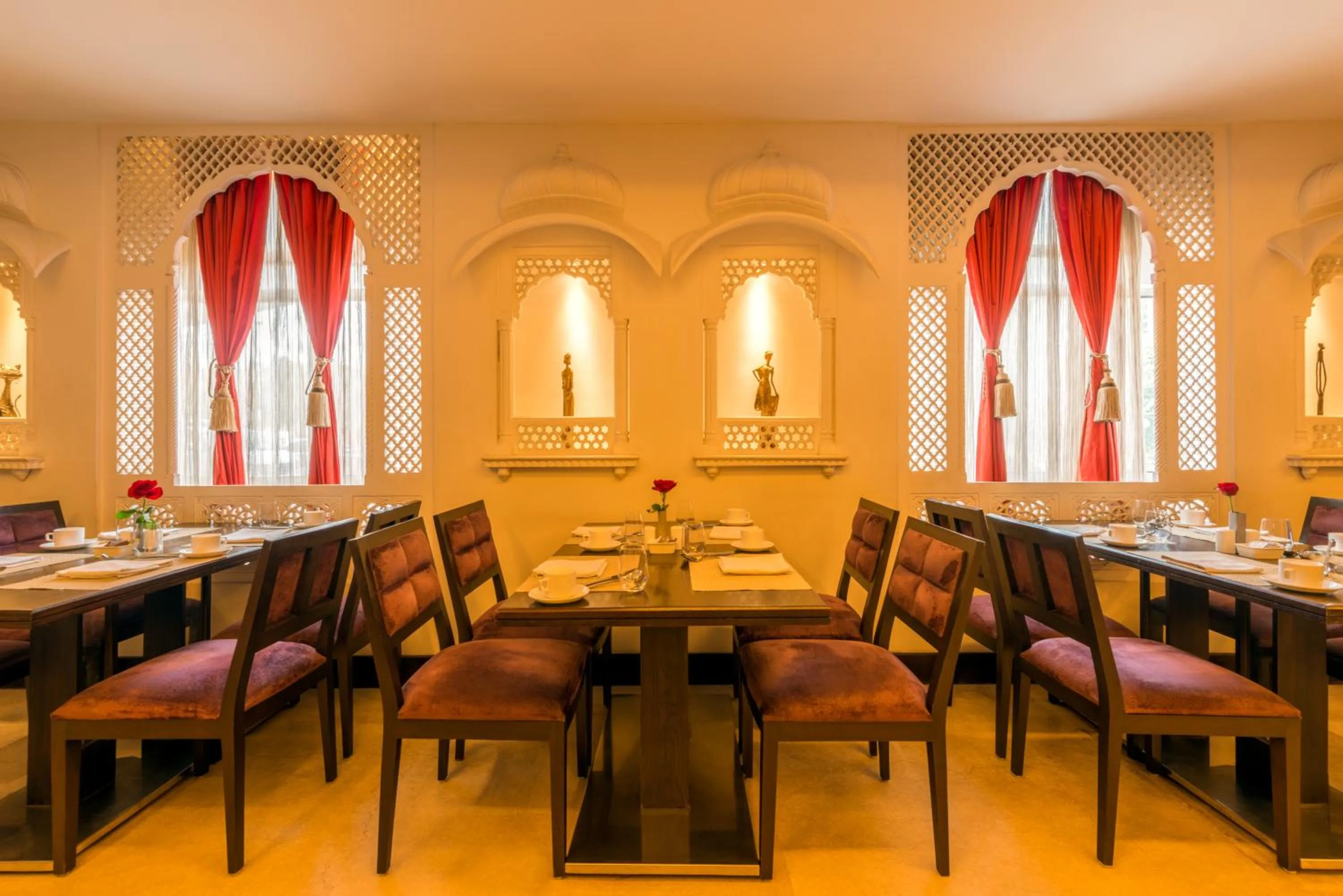 Restaurant/places to eat in Howard Plaza The Fern, Agra