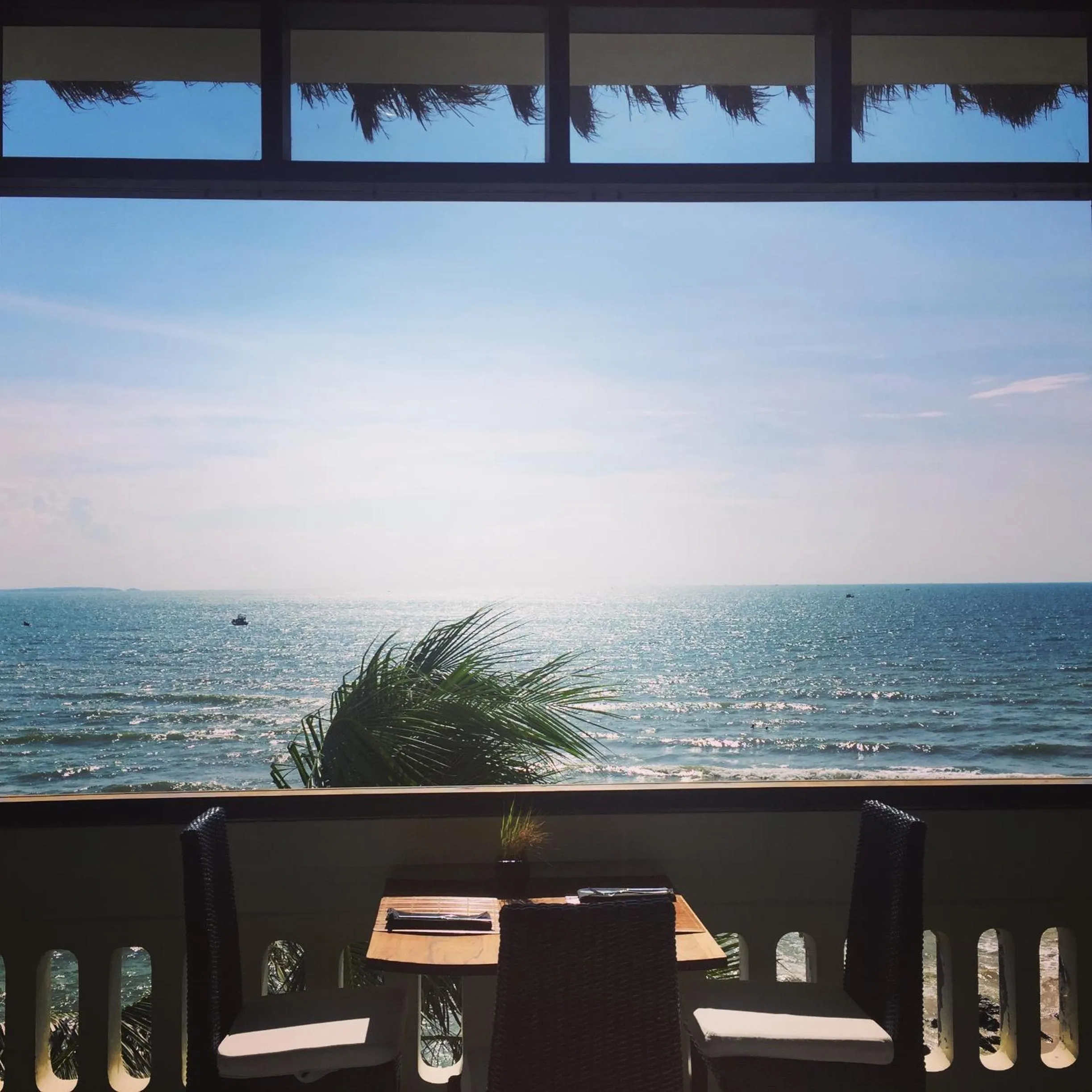 Restaurant/places to eat in Allezboo Beach Resort & Spa