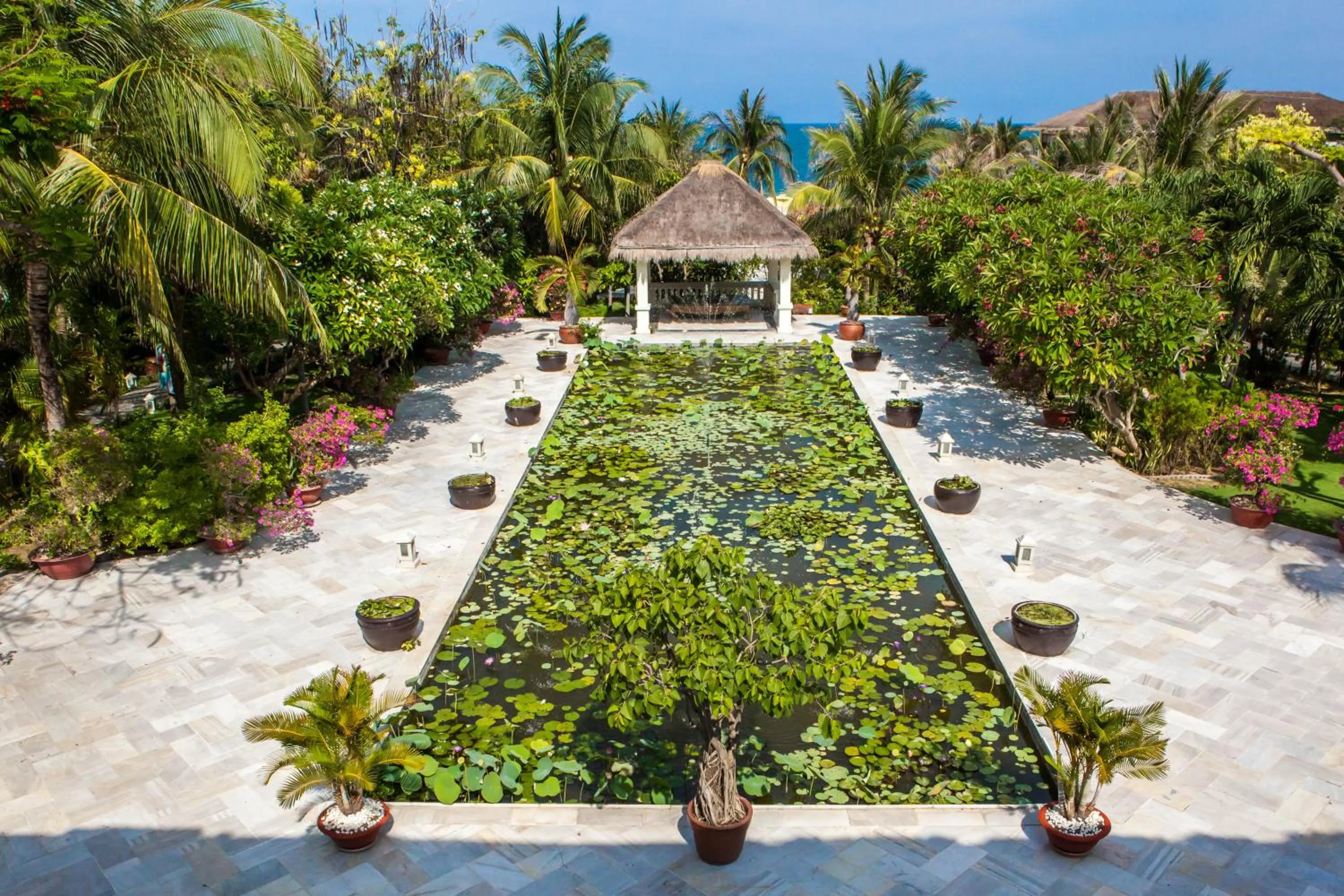 Property building in Allezboo Beach Resort & Spa