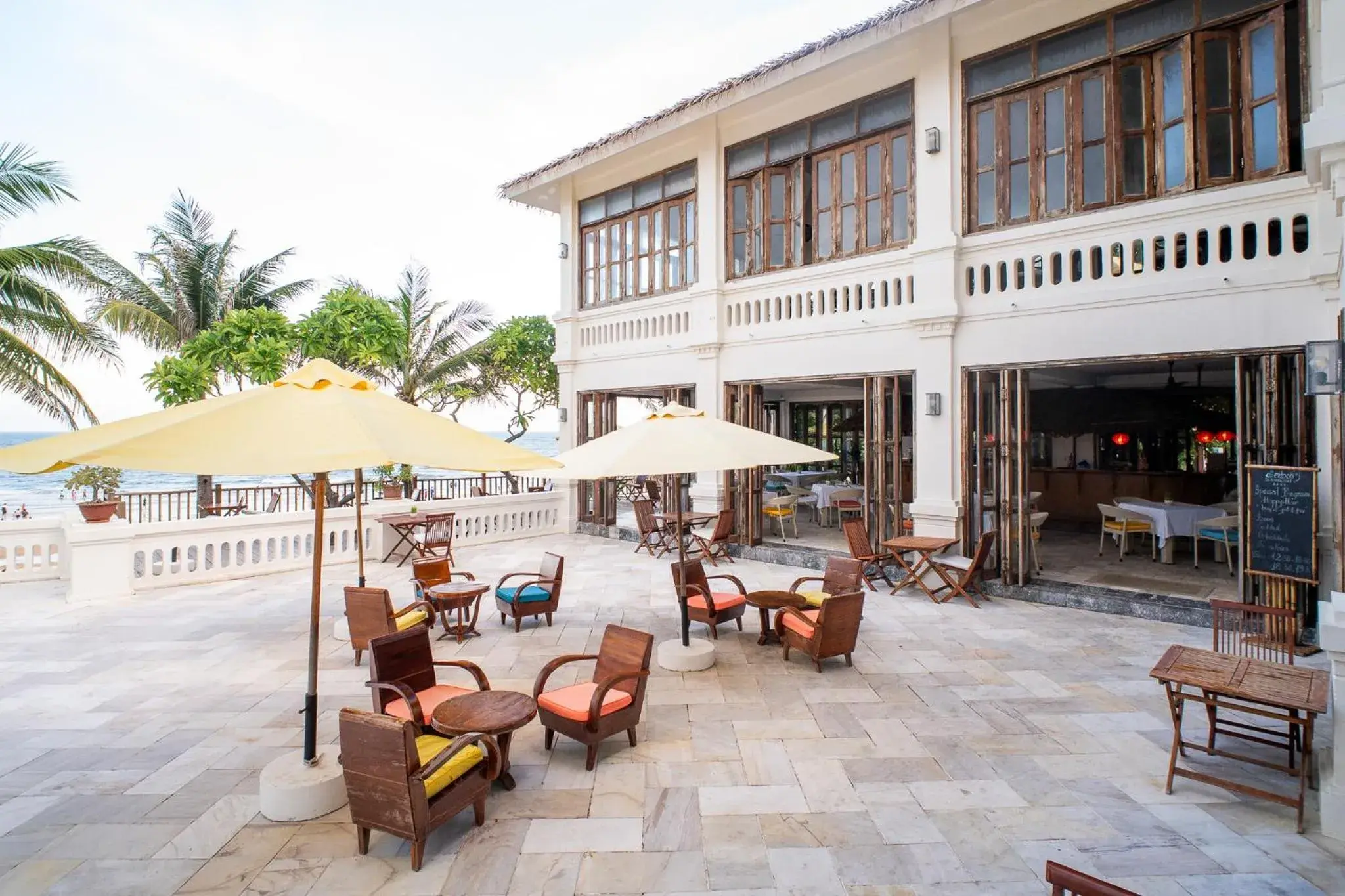 Restaurant/places to eat in Allezboo Beach Resort & Spa Restaurant/places to eat in Allezboo Beach Resort & Spa