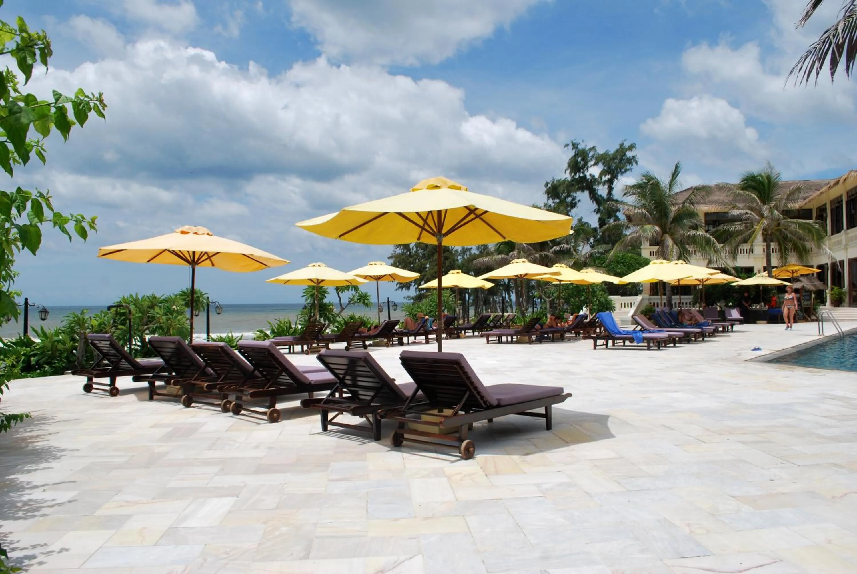 Patio in Allezboo Beach Resort & Spa