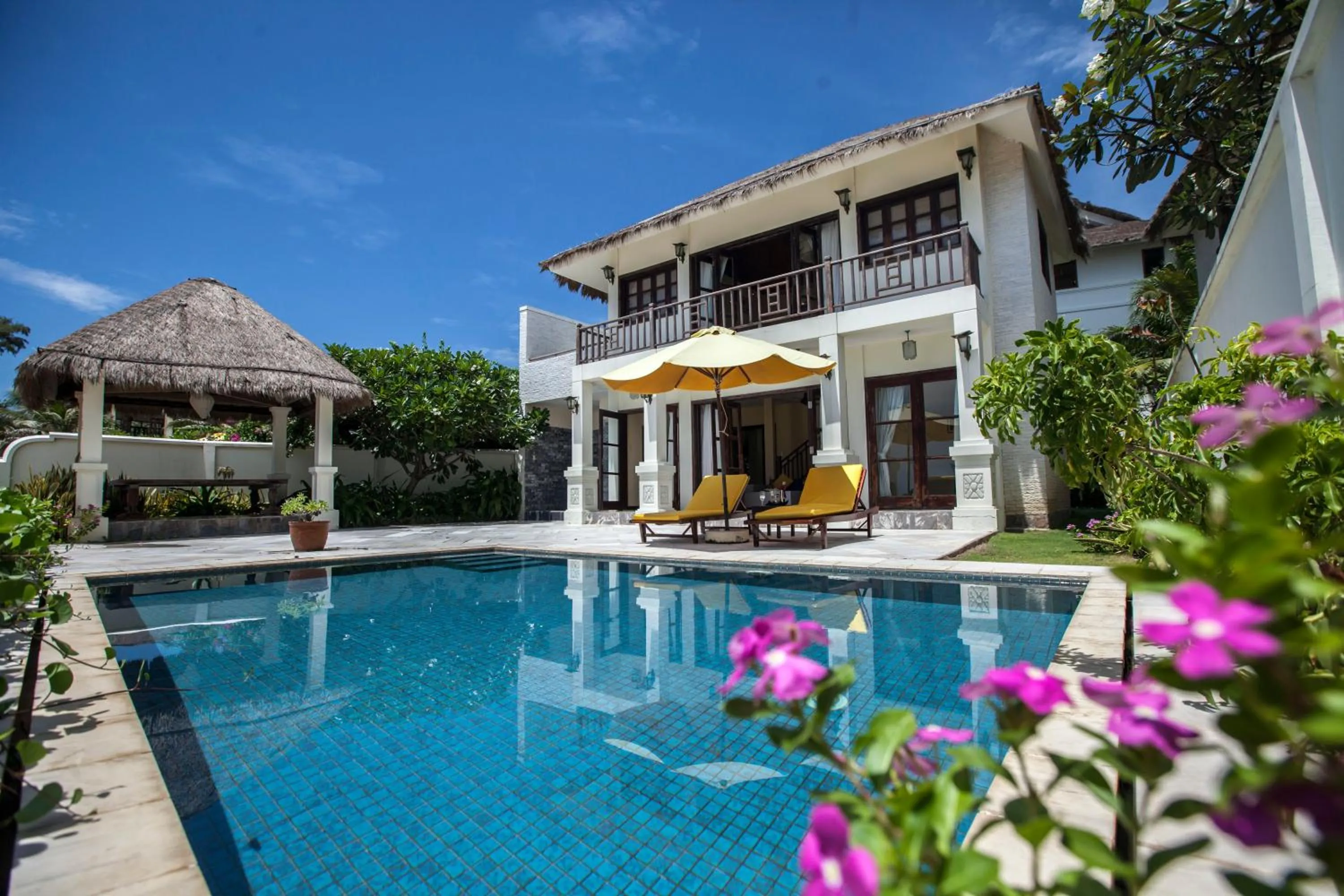 Property building in Allezboo Beach Resort & Spa