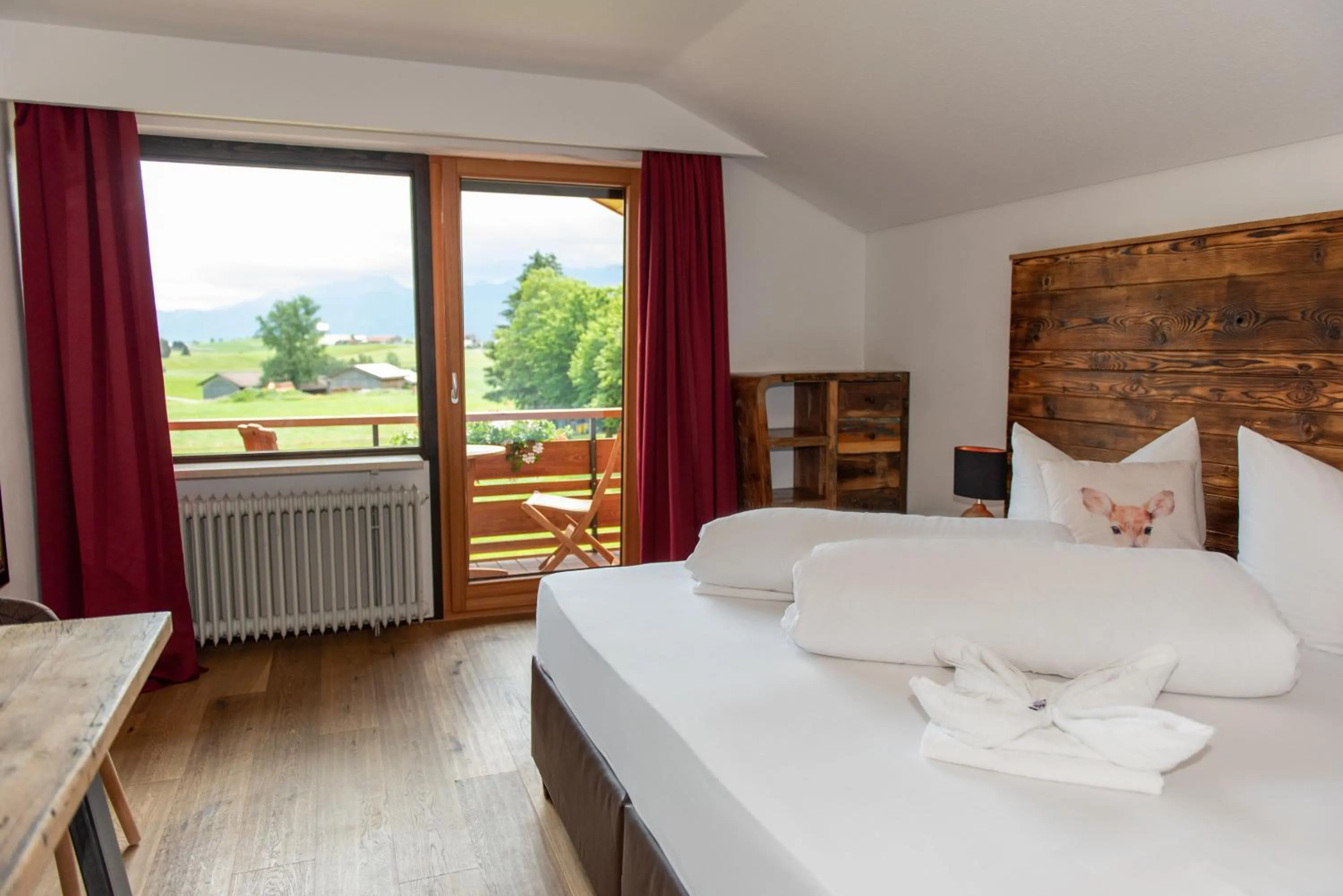 Mountain view, Bed in Hotel Alpenglühn