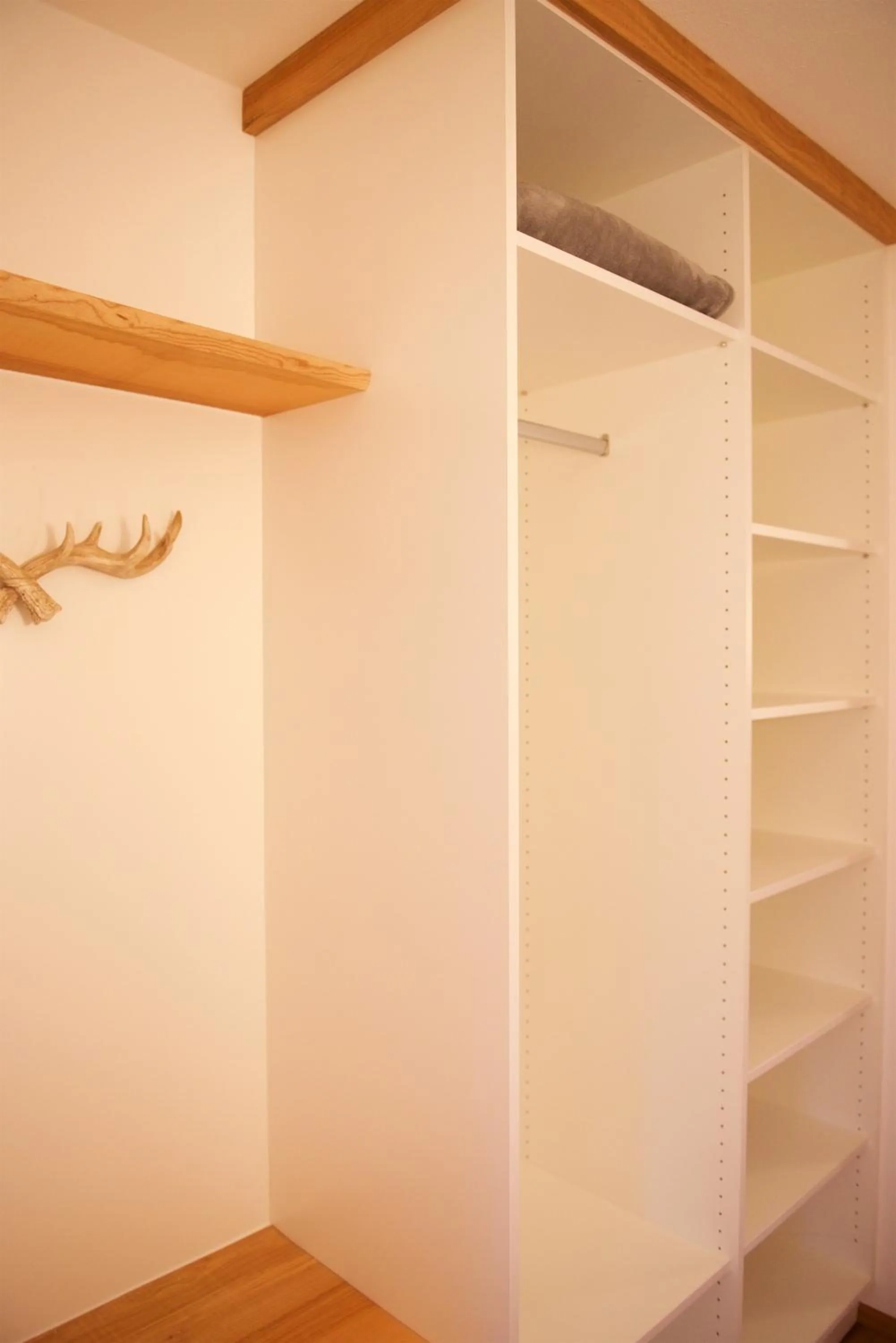 wardrobe in Hotel Alpenglühn