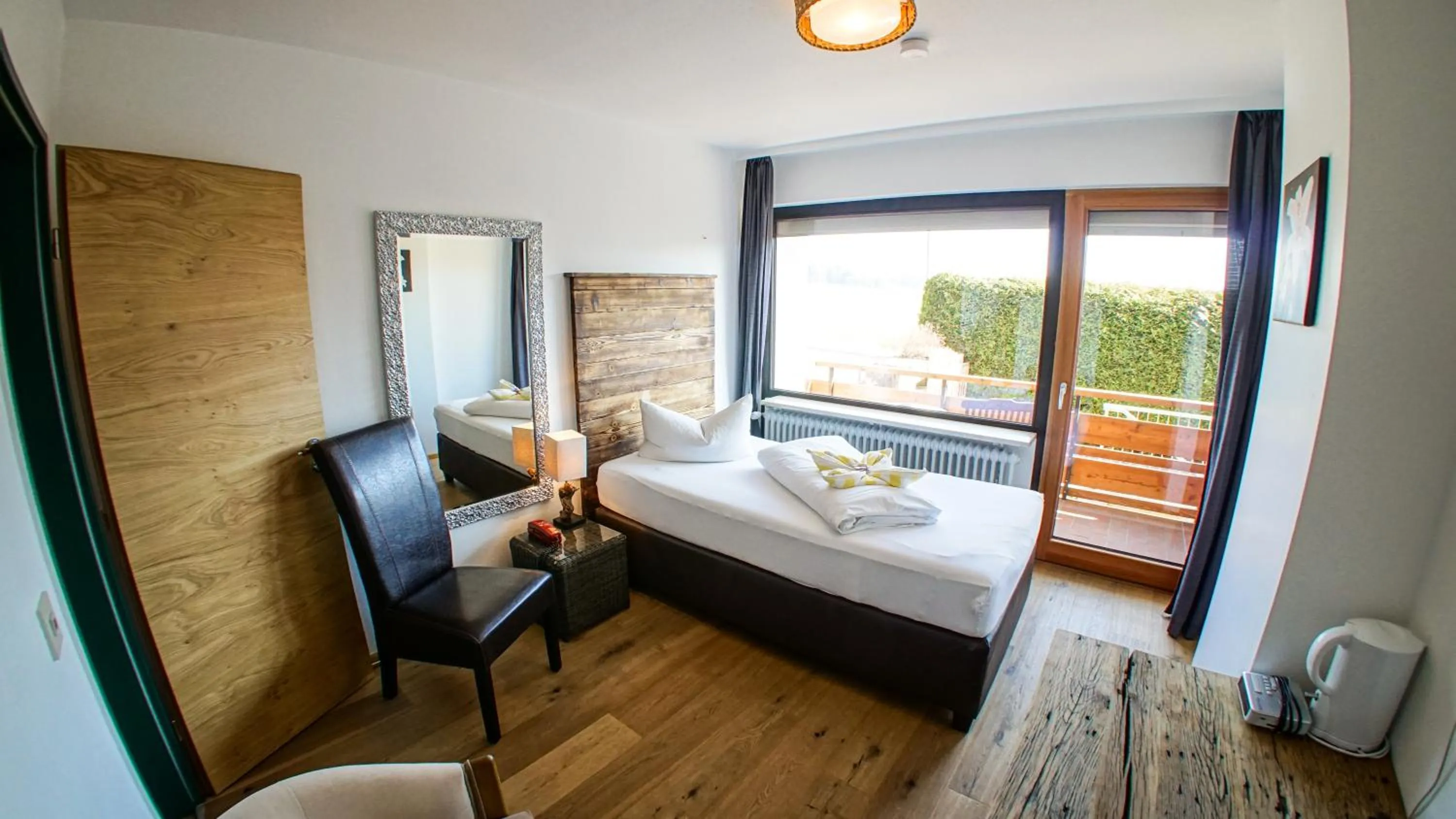 Photo of the whole room, Bed in Hotel Alpenglühn