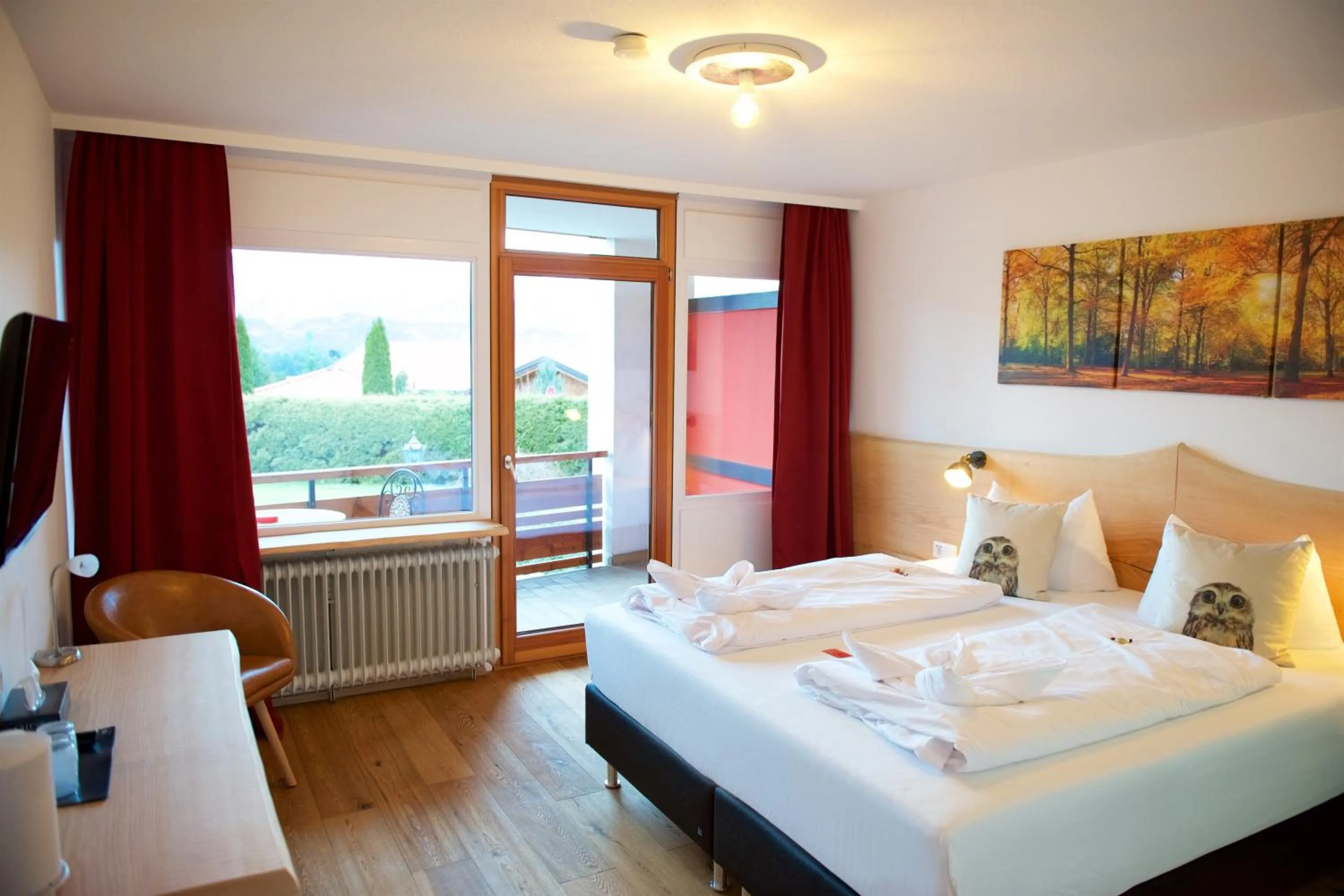 Photo of the whole room, Bed in Hotel Alpenglühn