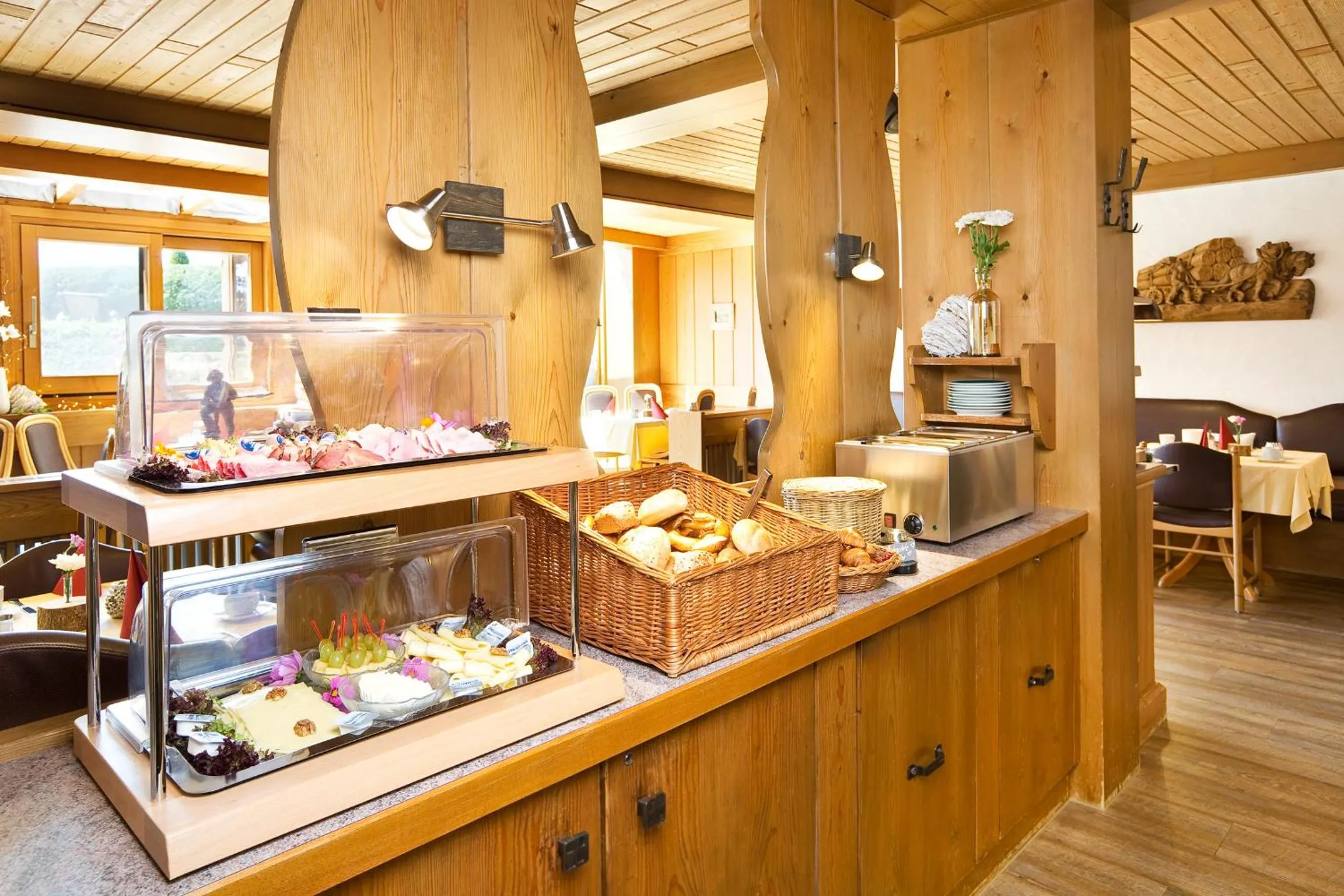 Food and drinks in Hotel Alpenglühn