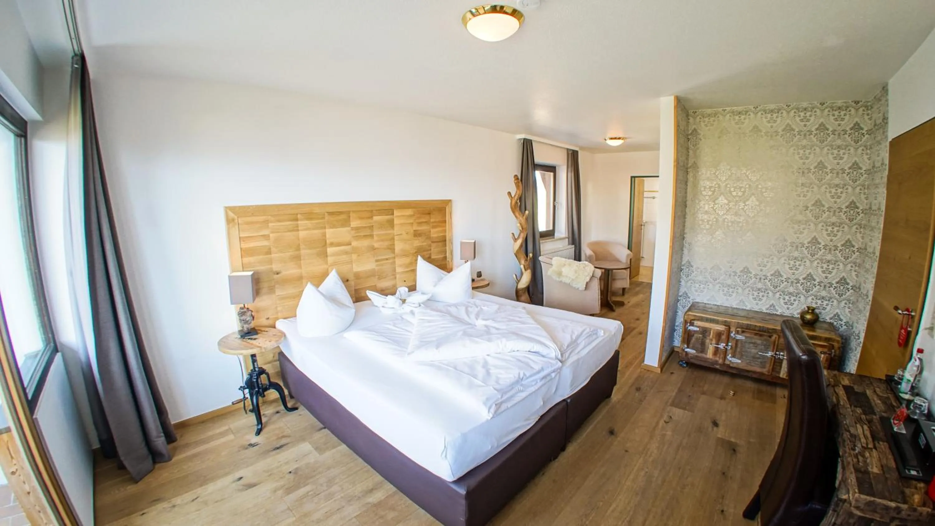 Photo of the whole room, Bed in Hotel Alpenglühn