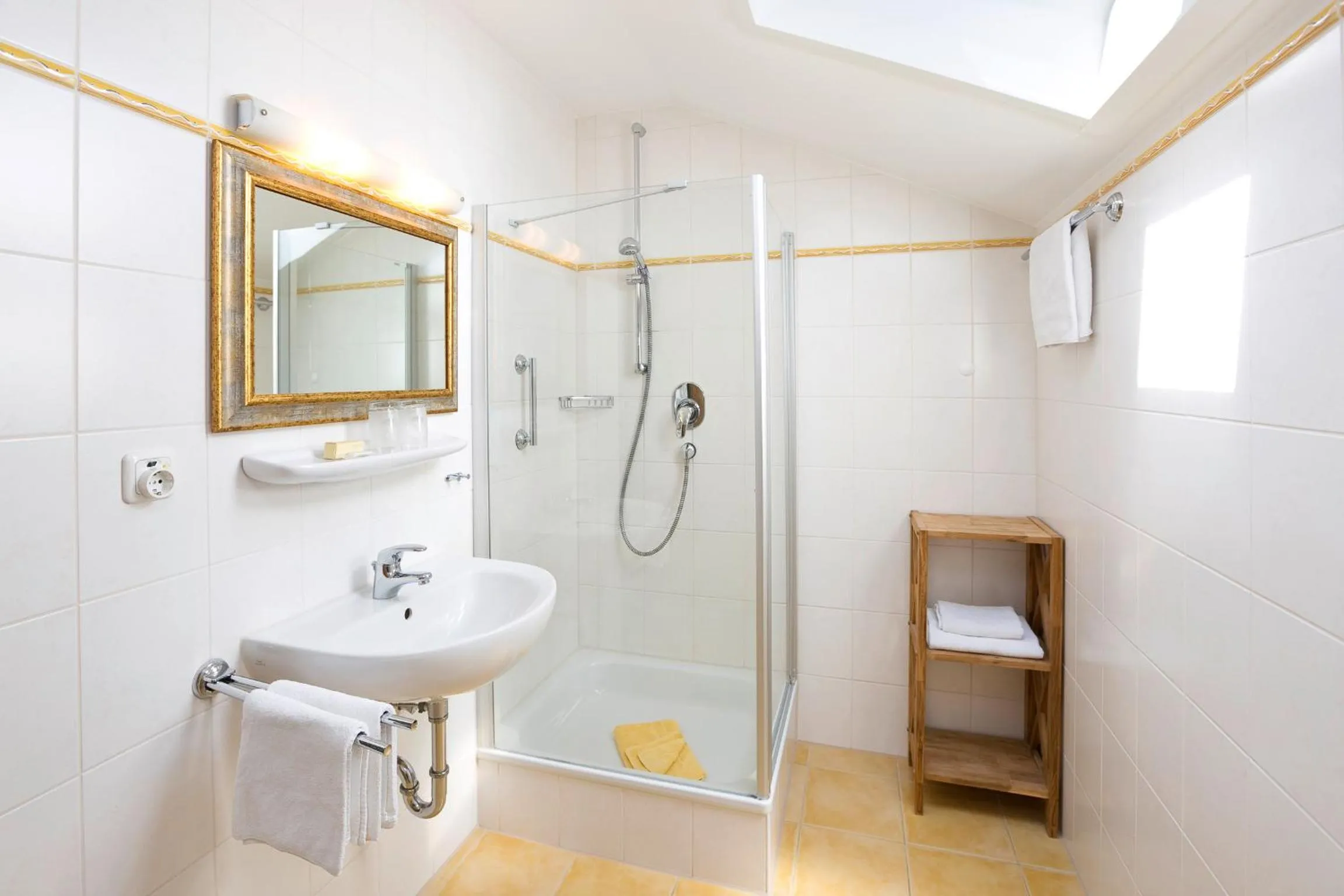 Bathroom in Hotel Alpenglühn