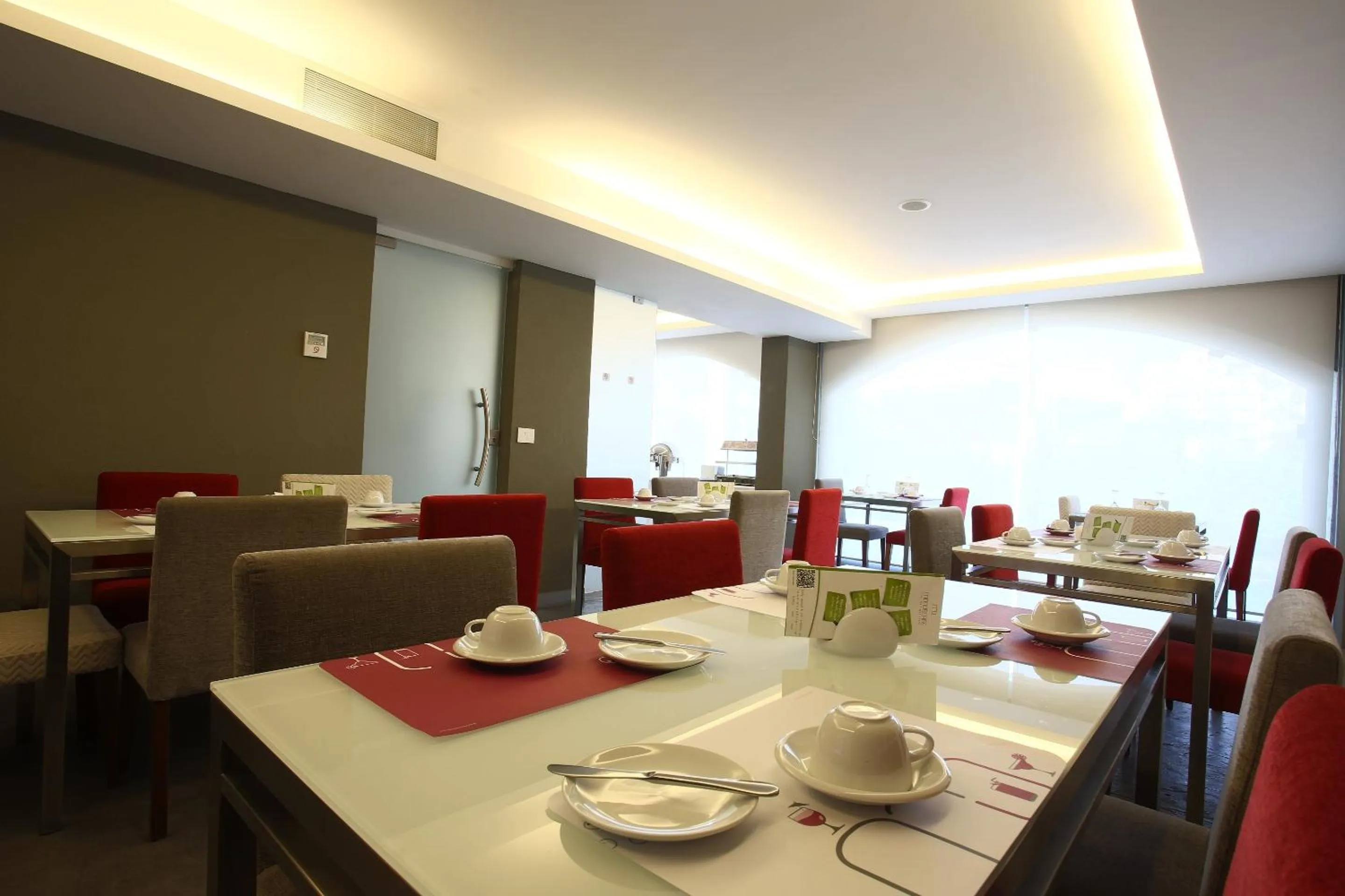 Restaurant/places to eat in Monoberge Hotel